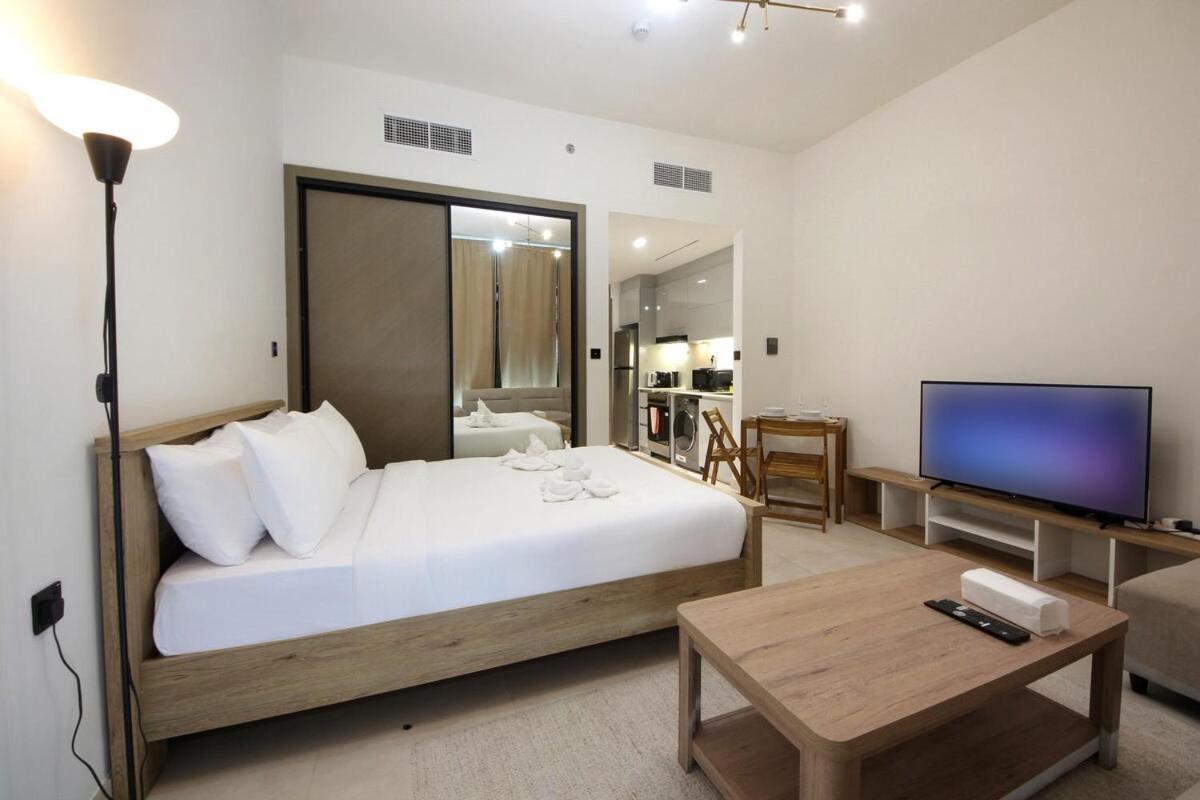 Modern In Business Bay Near Mall Apartment *