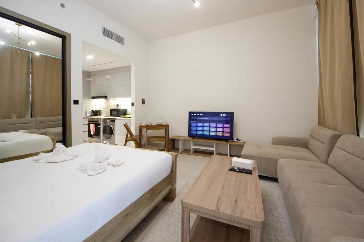 Modern In Business Bay Near Mall * Dubai