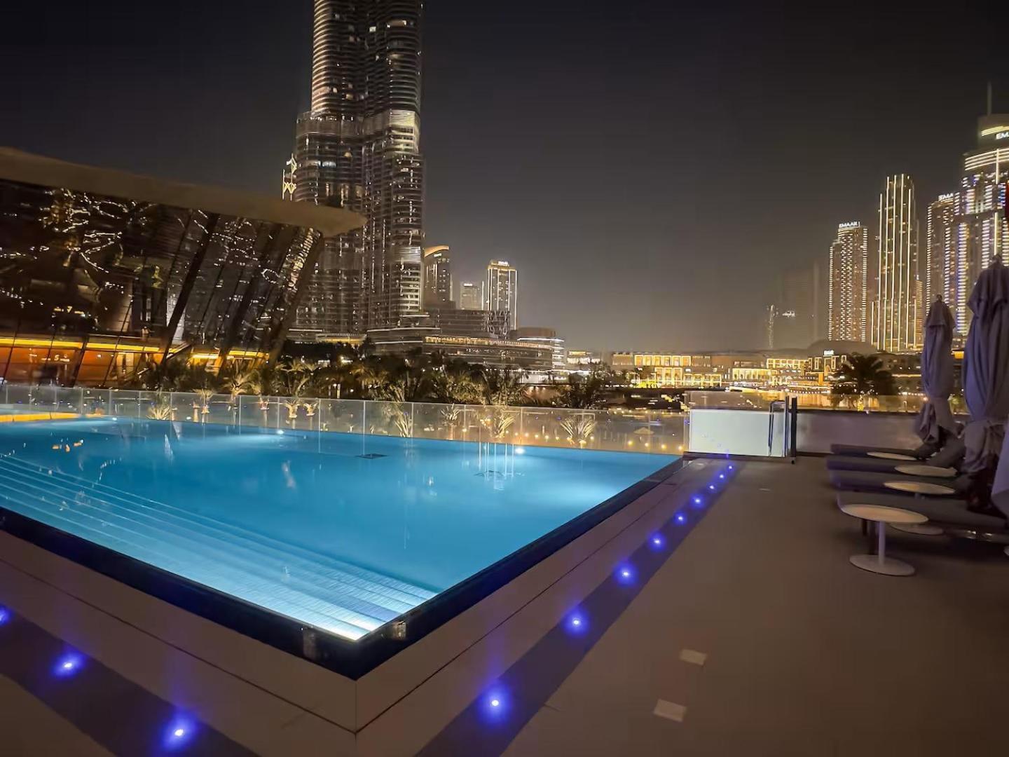 Upscale 2br With Burj Khalifa View - Next To Opera And Near Mall Dubai