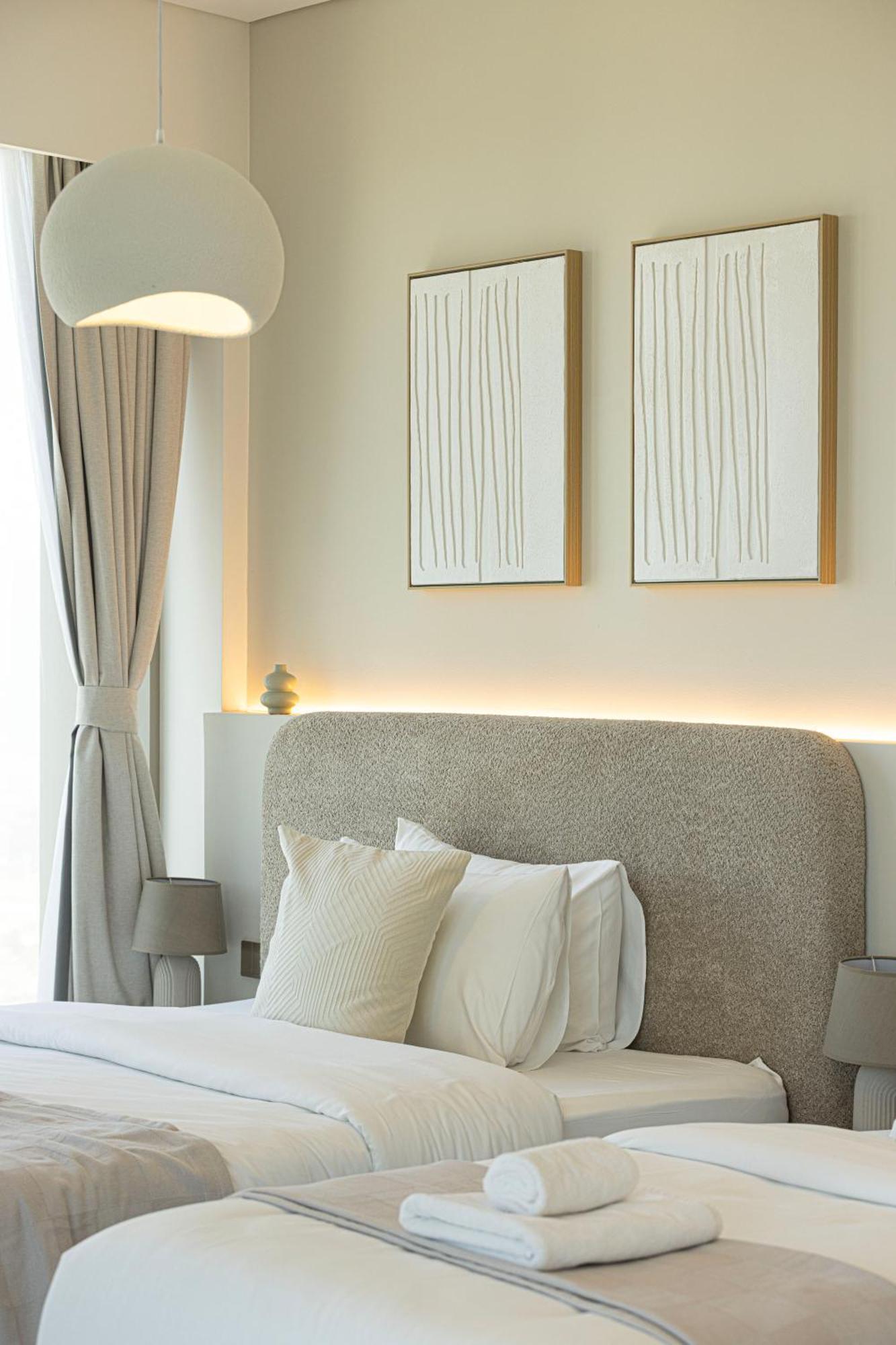 Upscale 2br With Burj Khalifa View - Next To Opera And Near Mall Apartment *