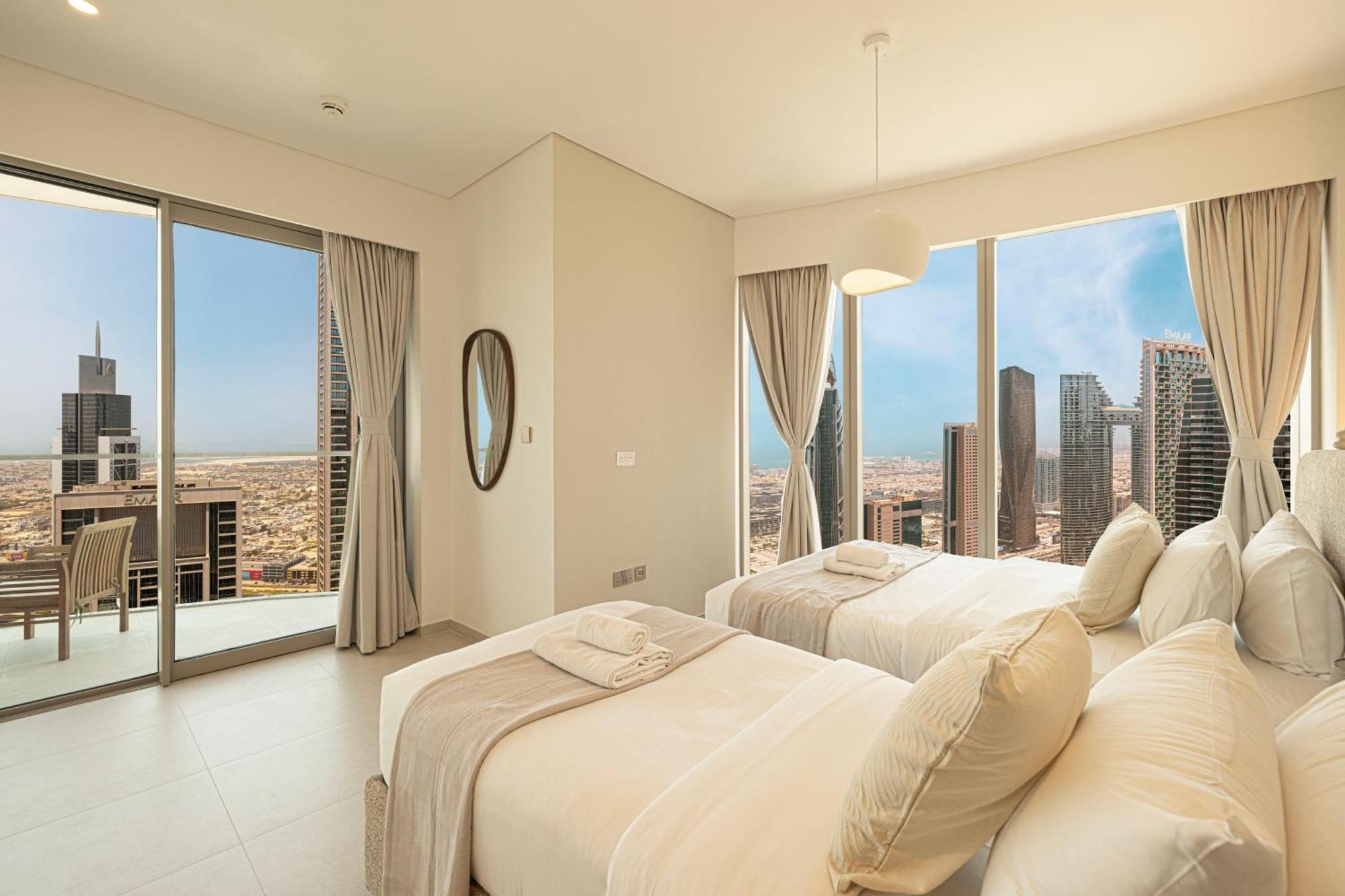 Upscale 2br With Burj Khalifa View - Next To Opera And Near Mall Apartment Dubai