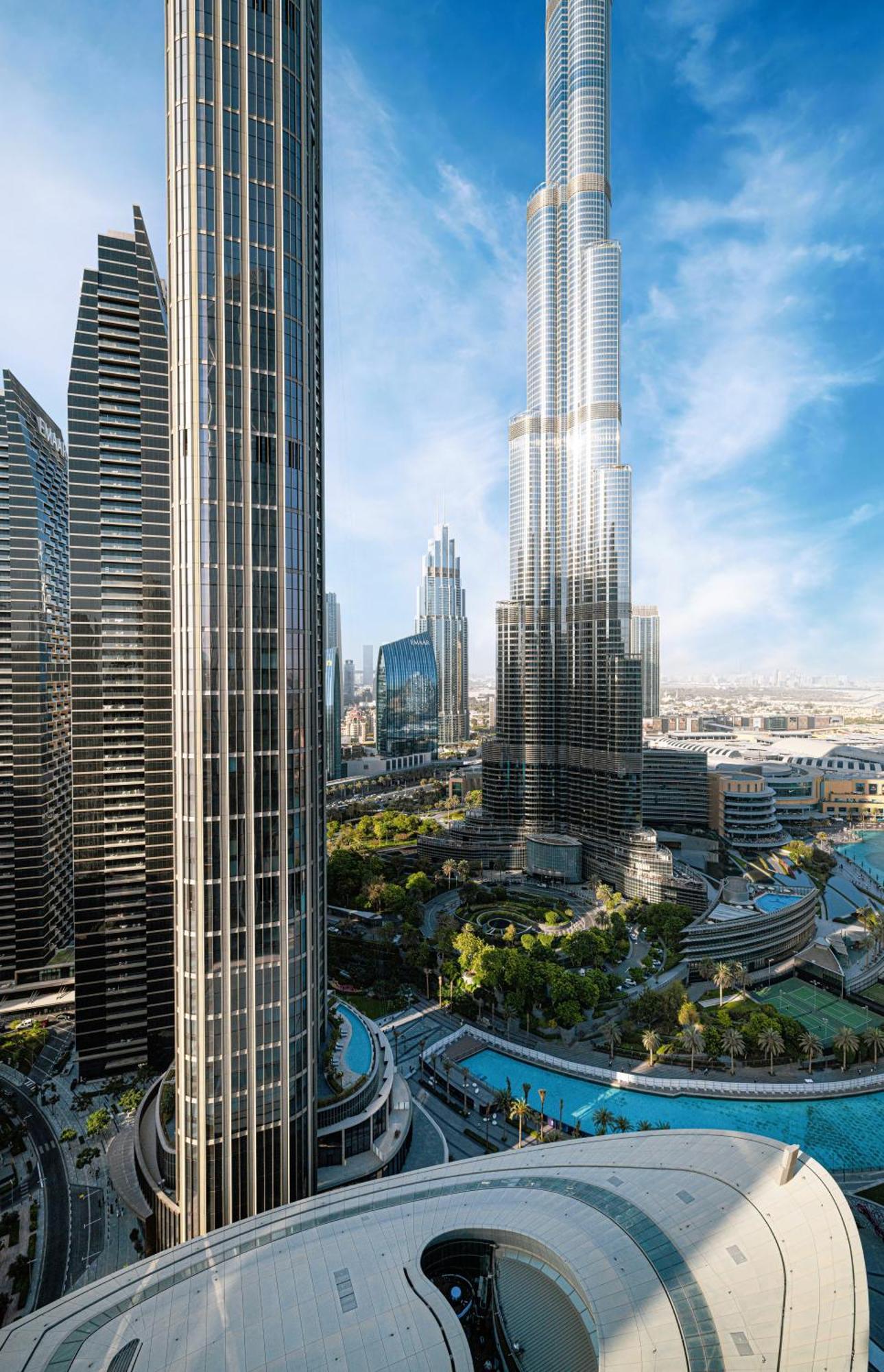 Upscale 2br With Burj Khalifa View - Next To Opera And Near Mall Apartment