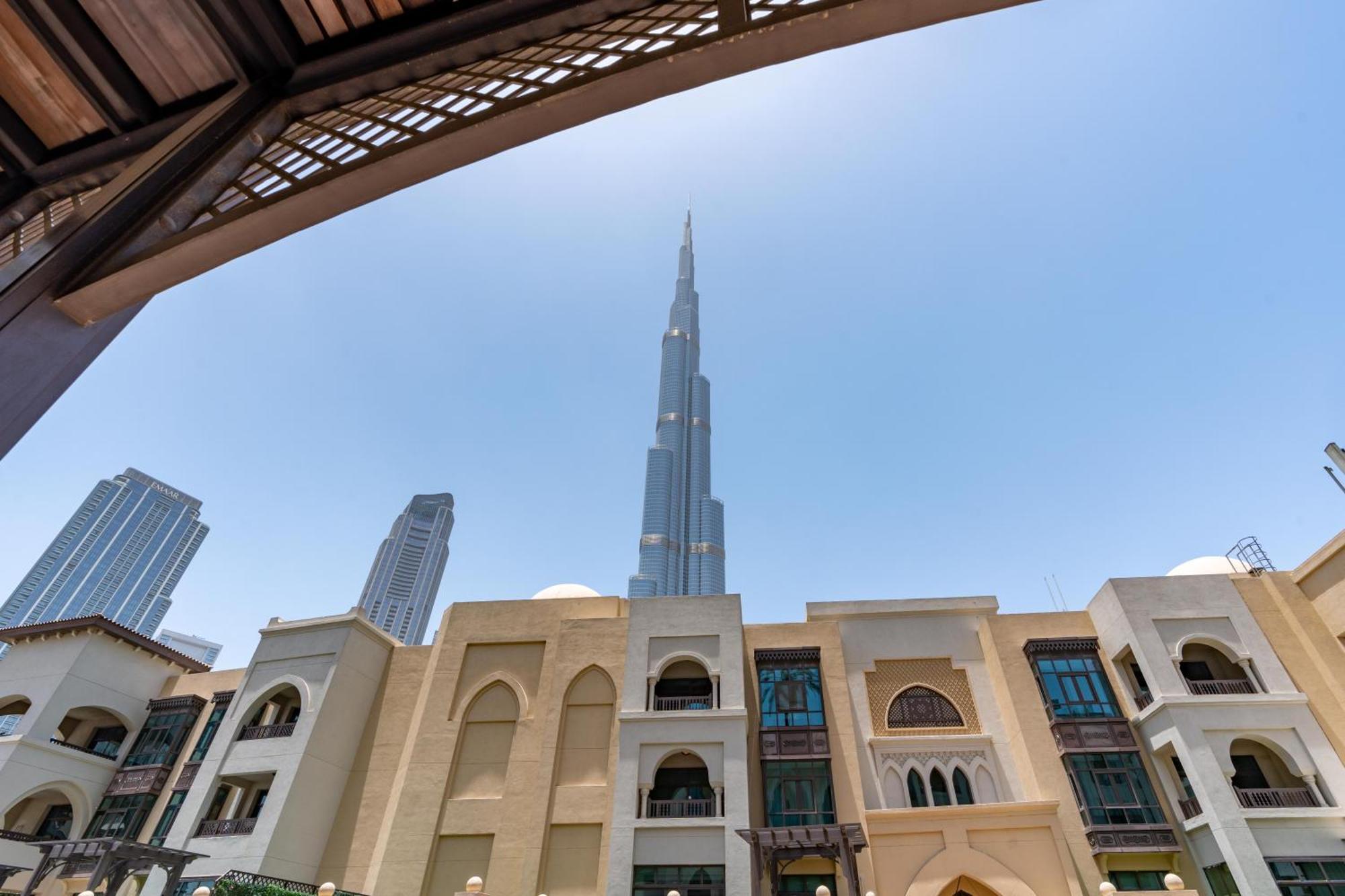 Lux I Souk Al Bahar I Burj Khalifa Views *