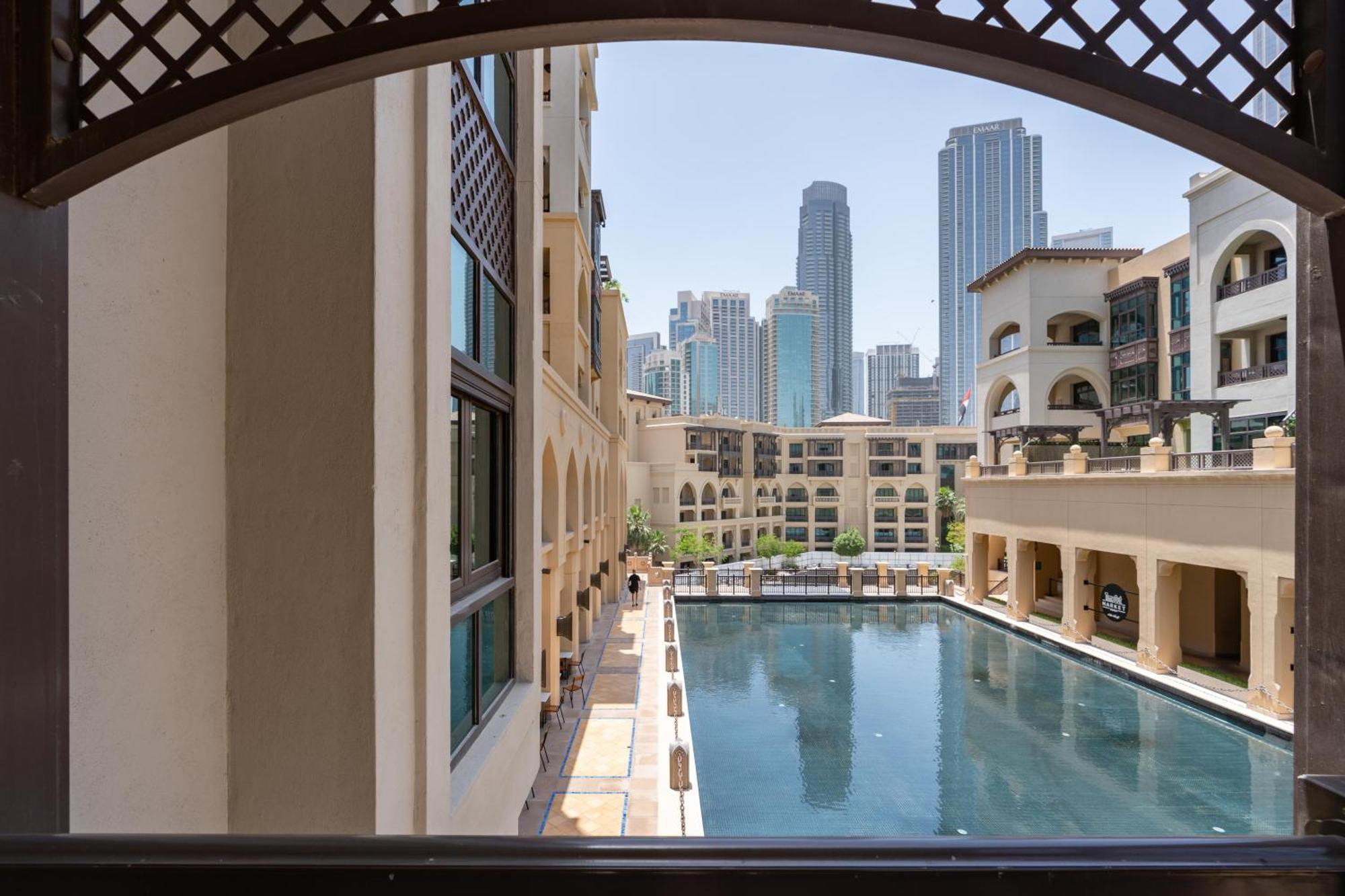 Lux I Souk Al Bahar I Burj Khalifa Views * Dubai