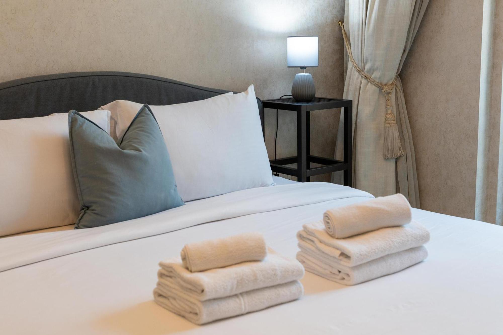 Apartment Lux I Souk Al Bahar I Burj Khalifa Views *