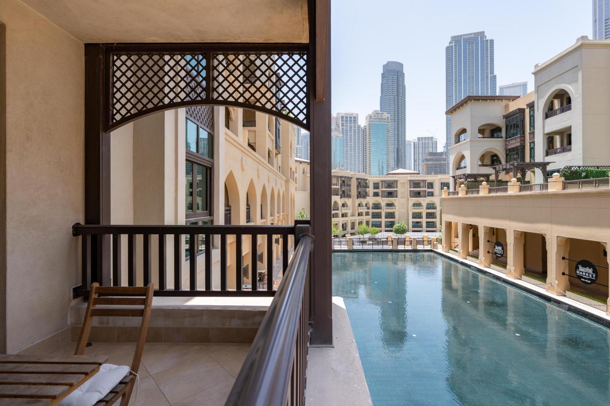 Lux I Souk Al Bahar I Burj Khalifa Views * Dubai
