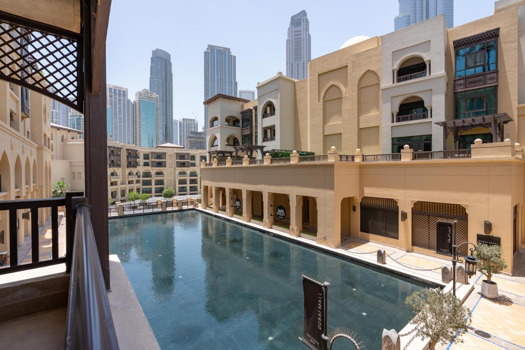 Lux I Souk Al Bahar I Burj Khalifa Views