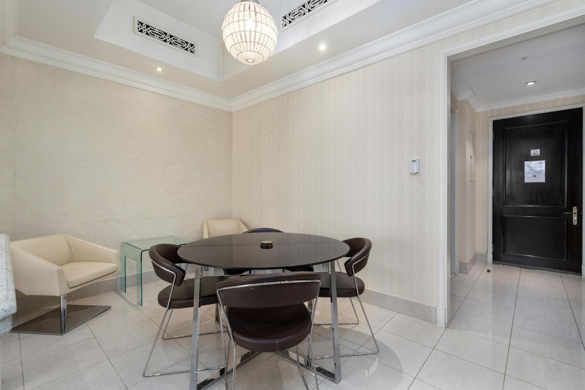 Apartment Lux I Souk Al Bahar I Burj Khalifa Views Dubai