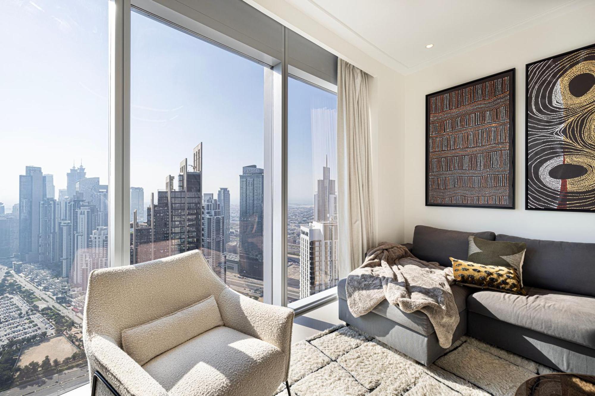 52nd Floor Unique 1 Bedroom Apartment *