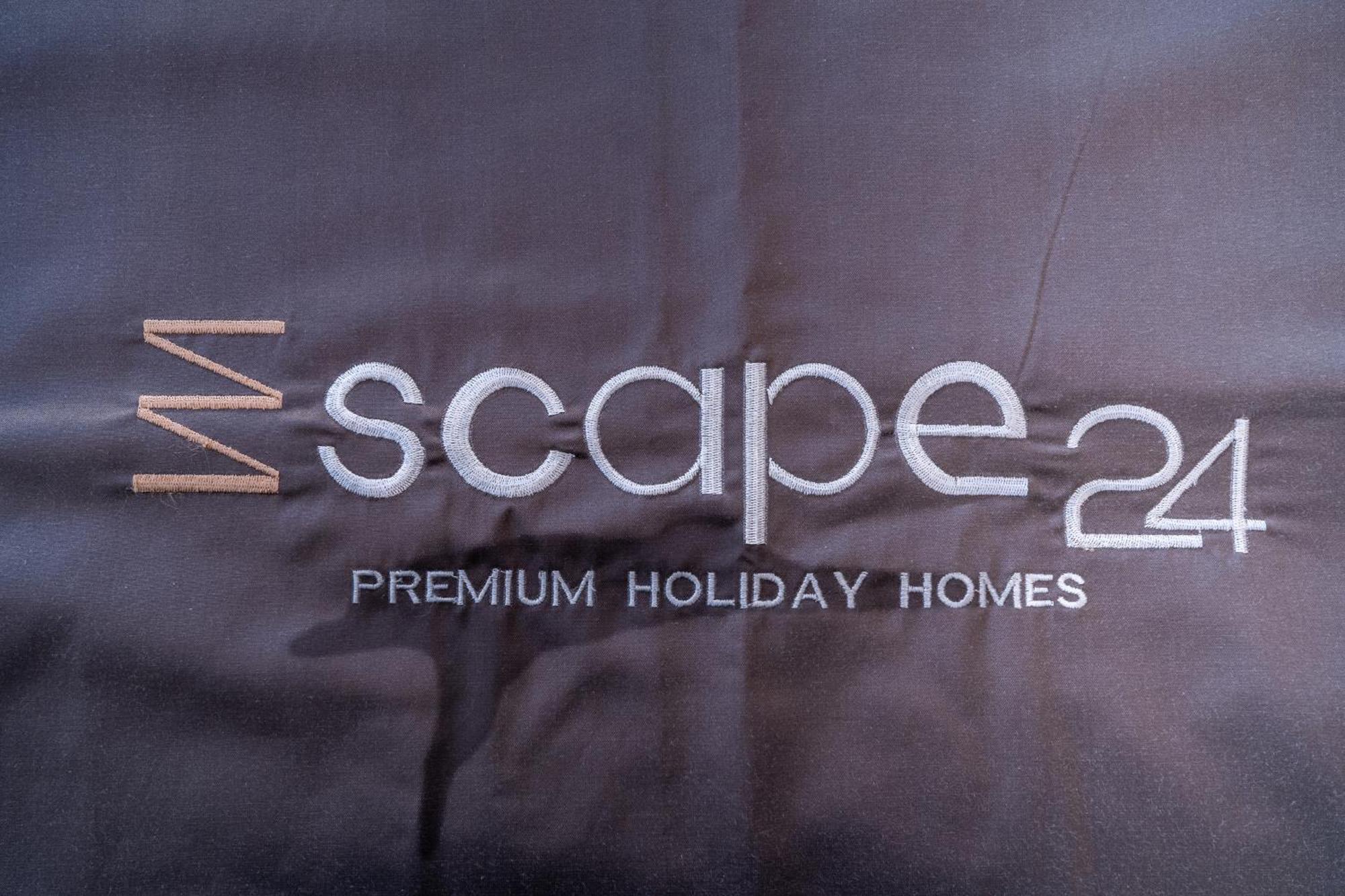 Escape 24 - Luxury Dunya Tower Downtown Near Mall Apartment Dubai