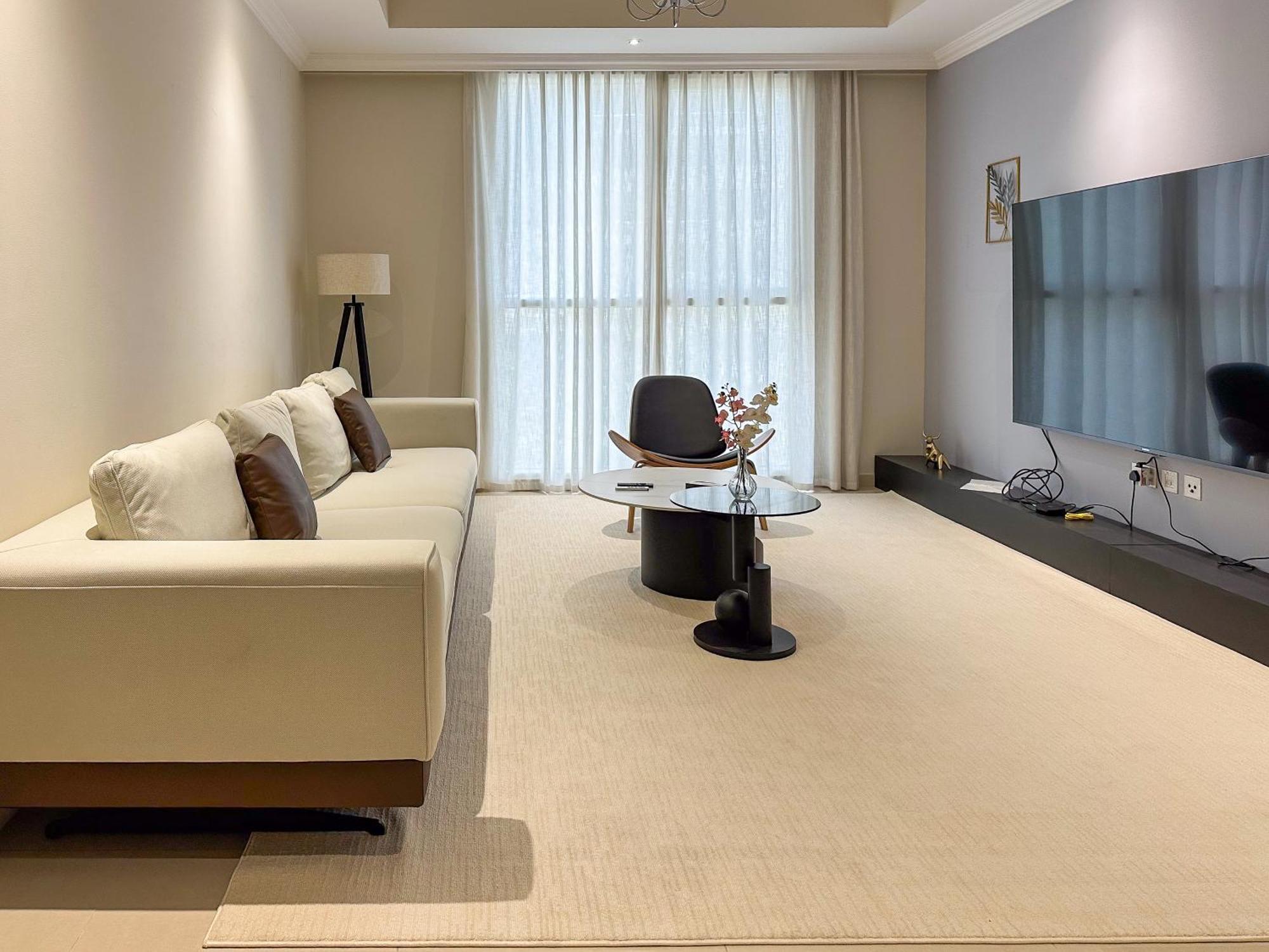 Downtown Dunya Tower Apartment Dubai