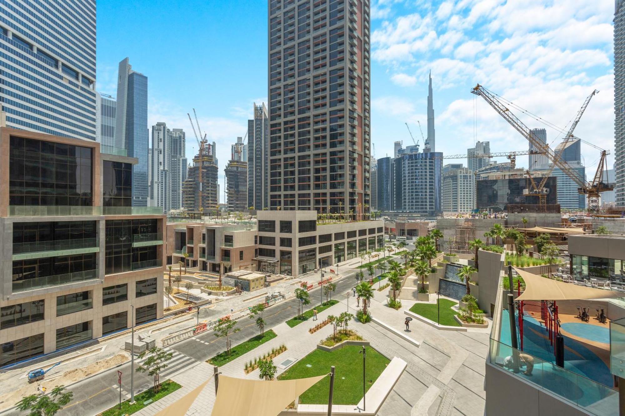 Lavish 1-bedroom With Burj Khalifa View In Peninsula Dubai