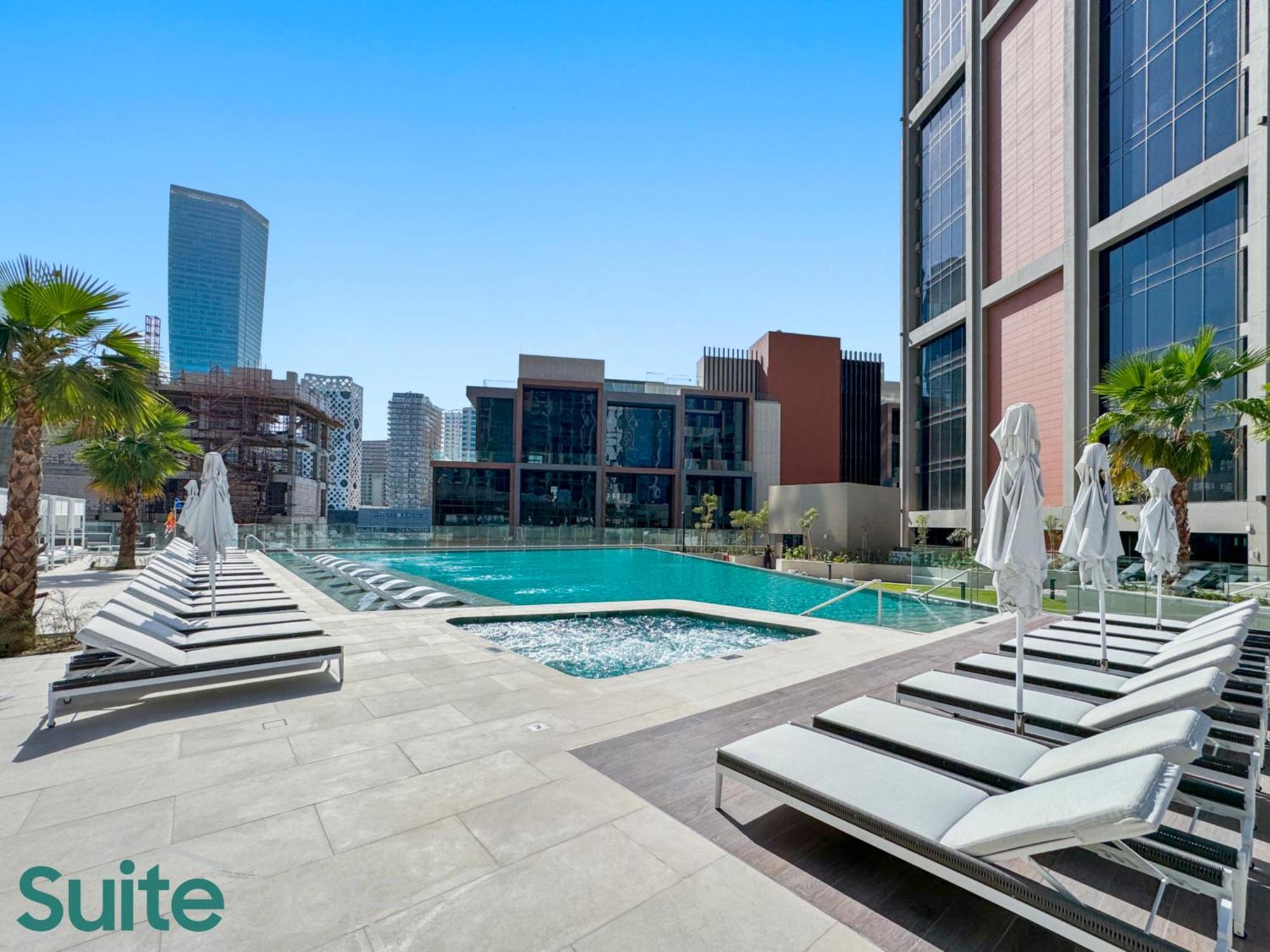 Lavish 1-bedroom With Burj Khalifa View In Peninsula Apartment
