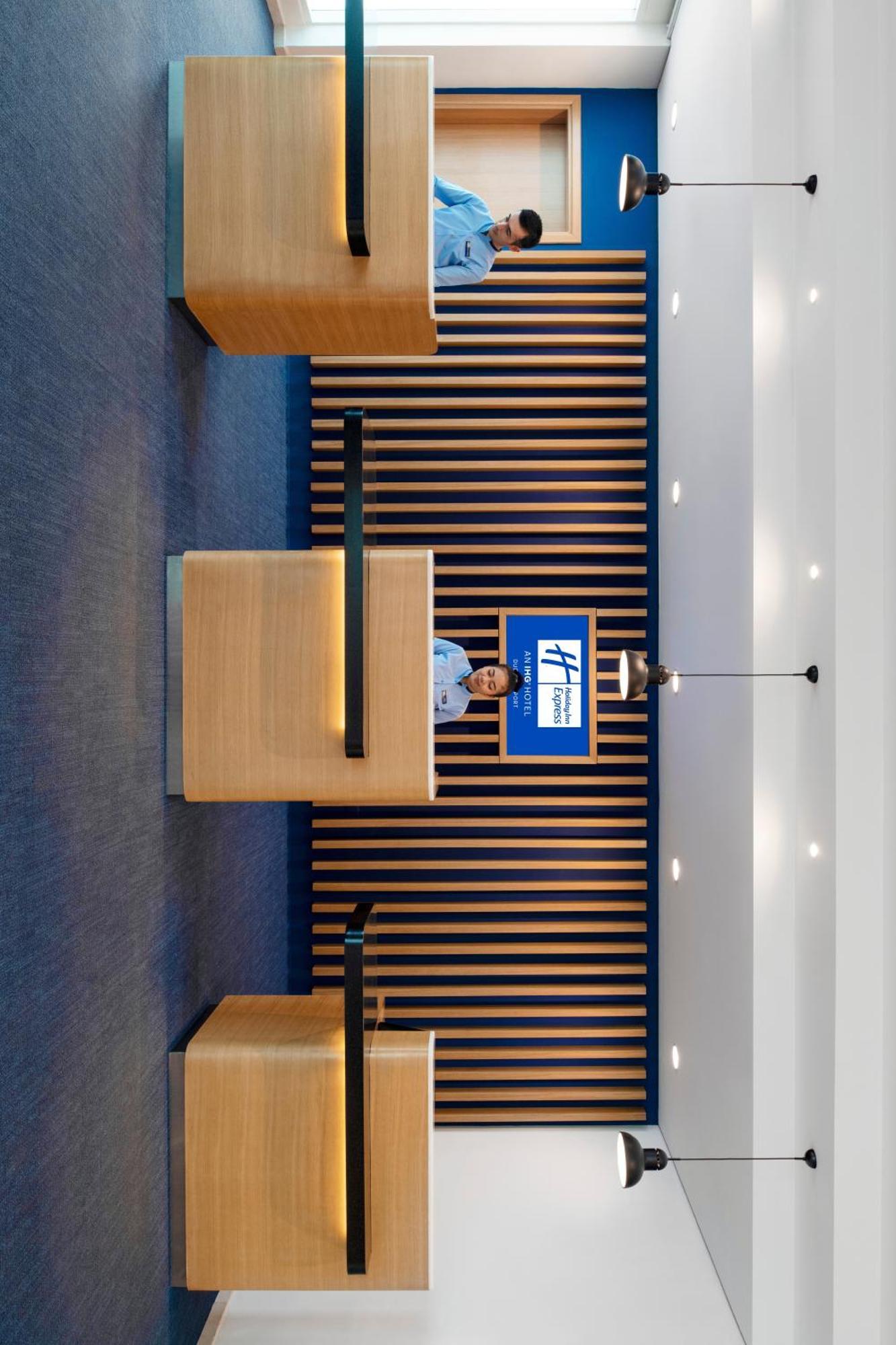 Express Airport By Ihg Hotel Dubai