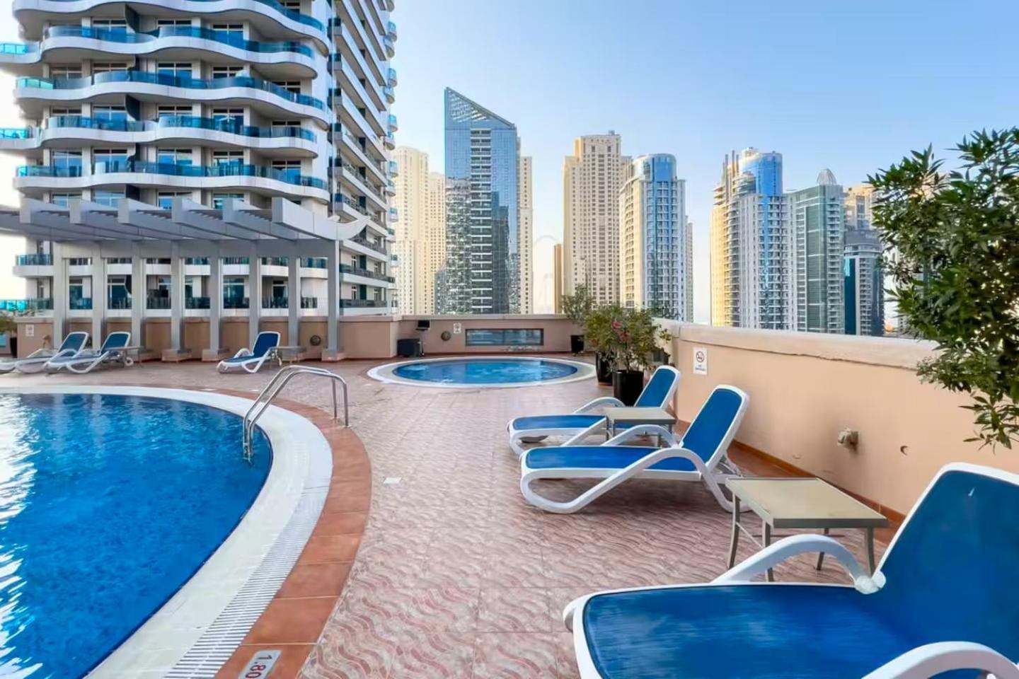 Luxury 1 Bedroom Full Marina View, Sleeps 5, 1 Min To Metro Apartment Dubai