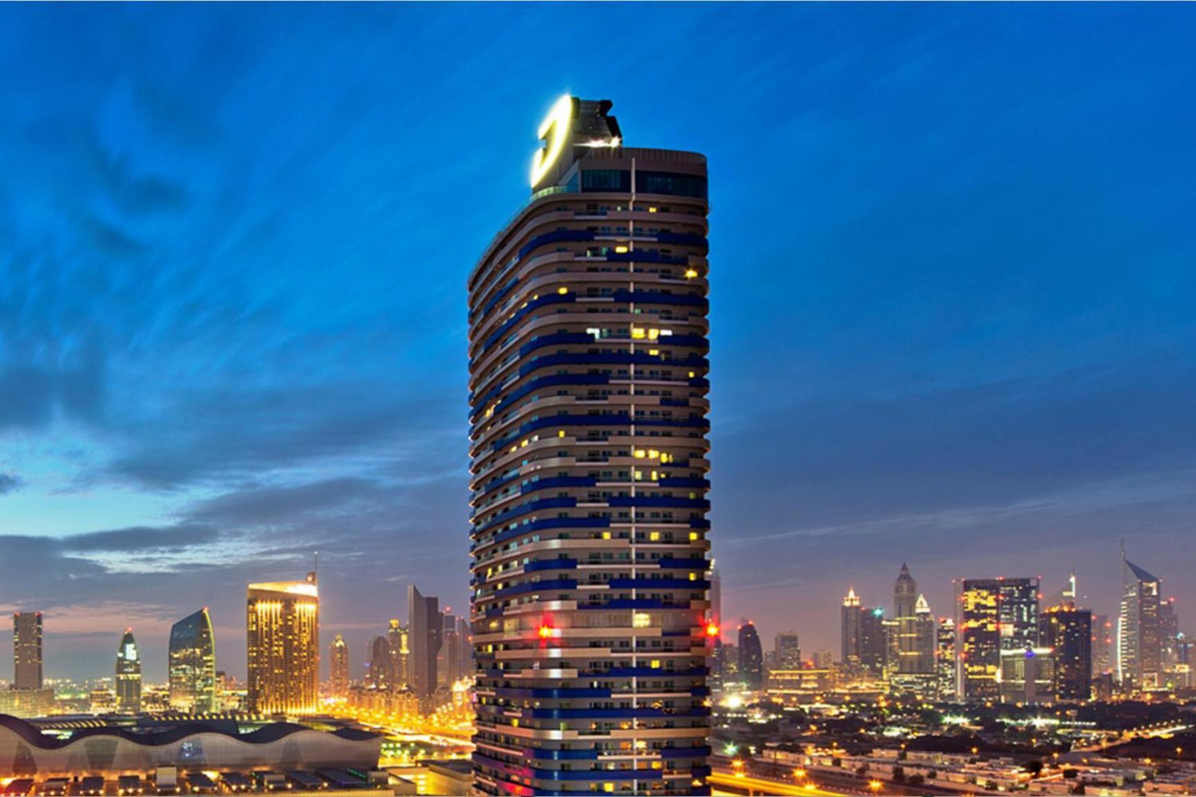 2br In Downtown, Next To Mall * Dubai