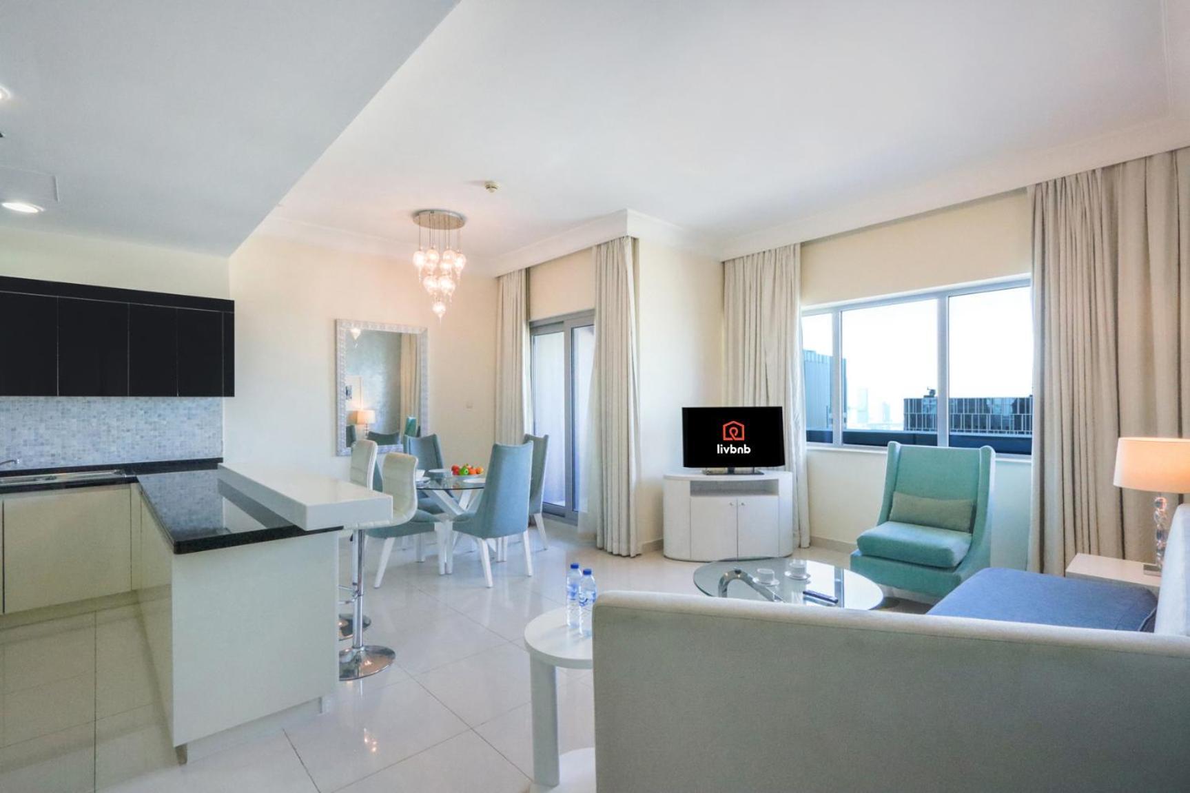 2br In Downtown, Next To Mall Apartment *