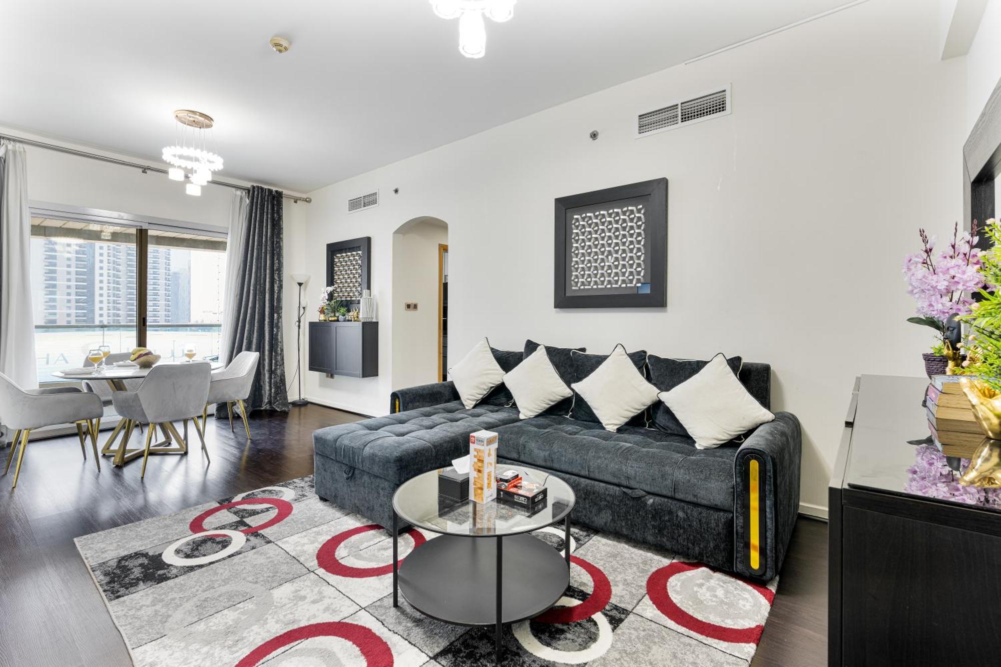 Beauty Of Marina In Our 2br Aptmnt *