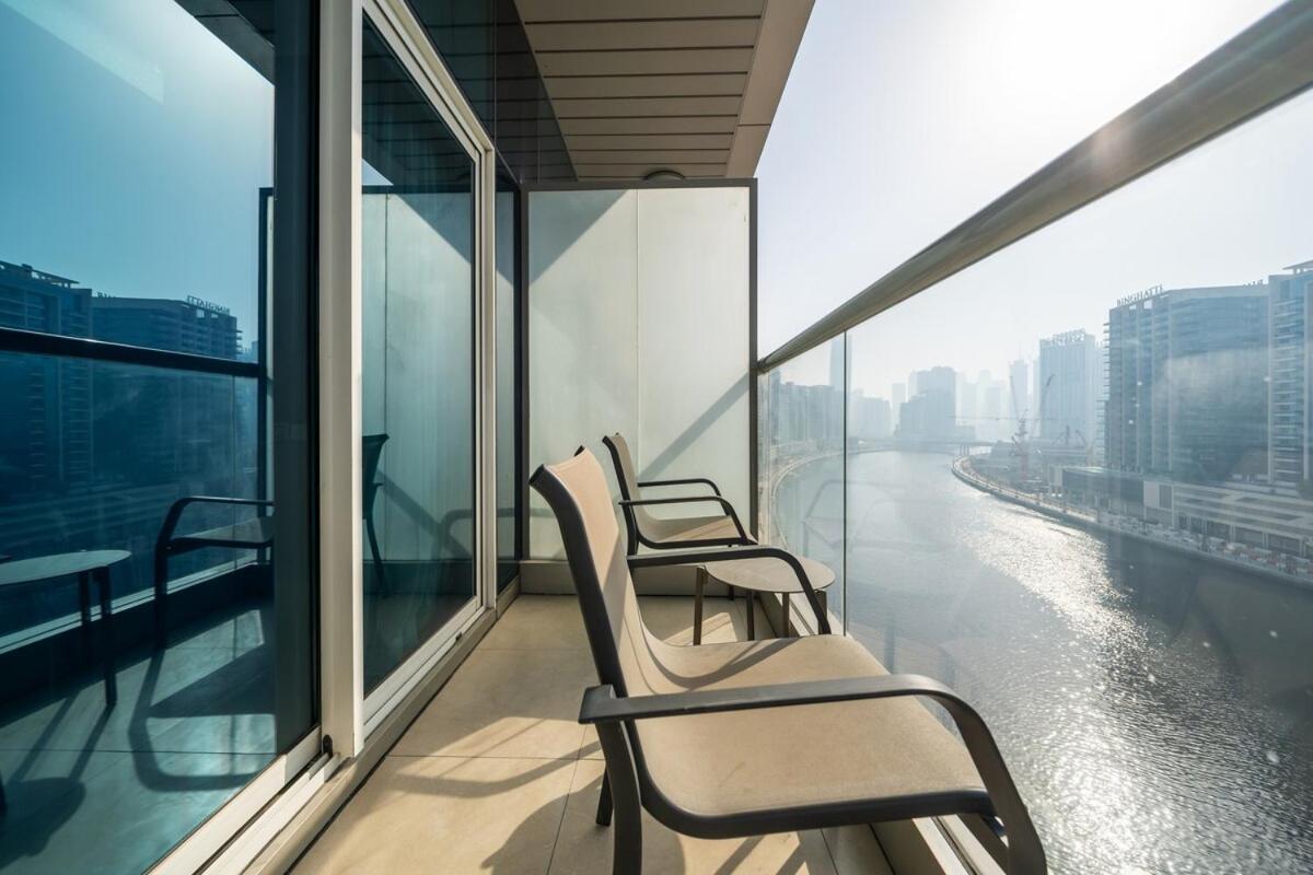 Modern 1br Canal & Burj View & Pool & Gym Access Apartment *