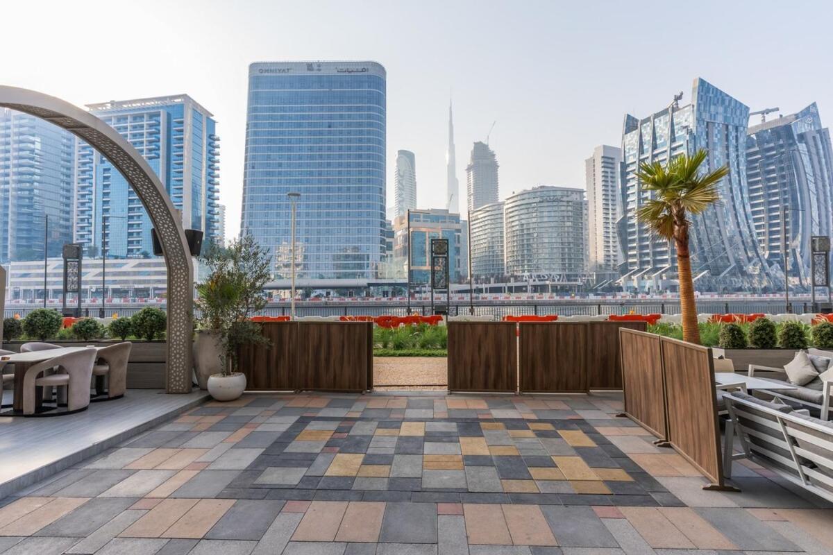 Modern 1br Canal & Burj View & Pool & Gym Access Apartment Dubai