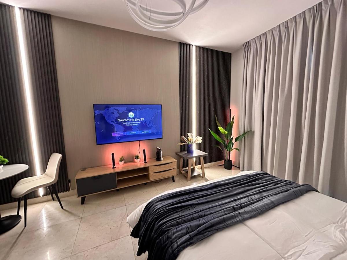 Enjoy Our Feel-home *