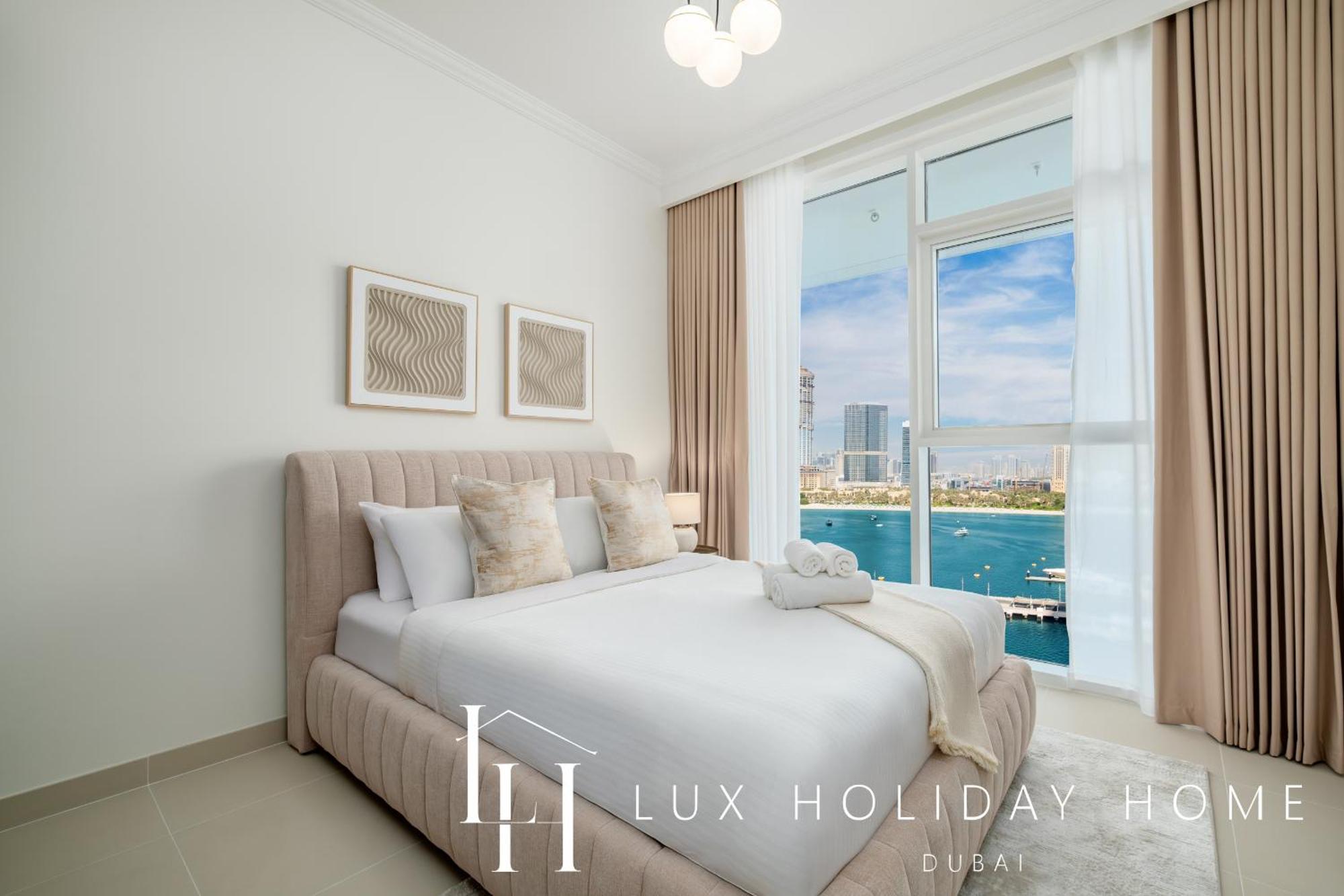 Lux The Palace Apartment *