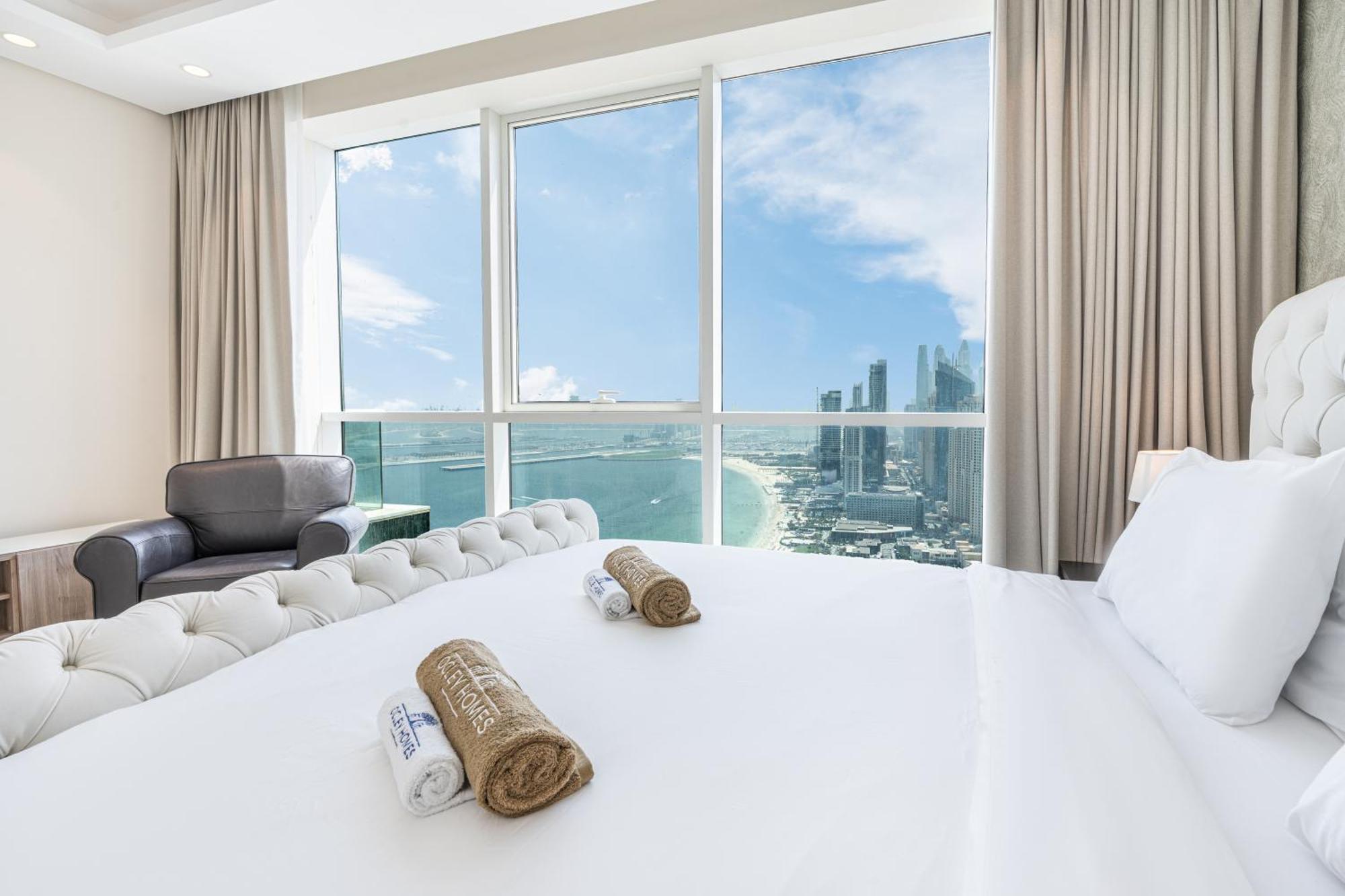 Apartment Jbr With Incredible View & Private *