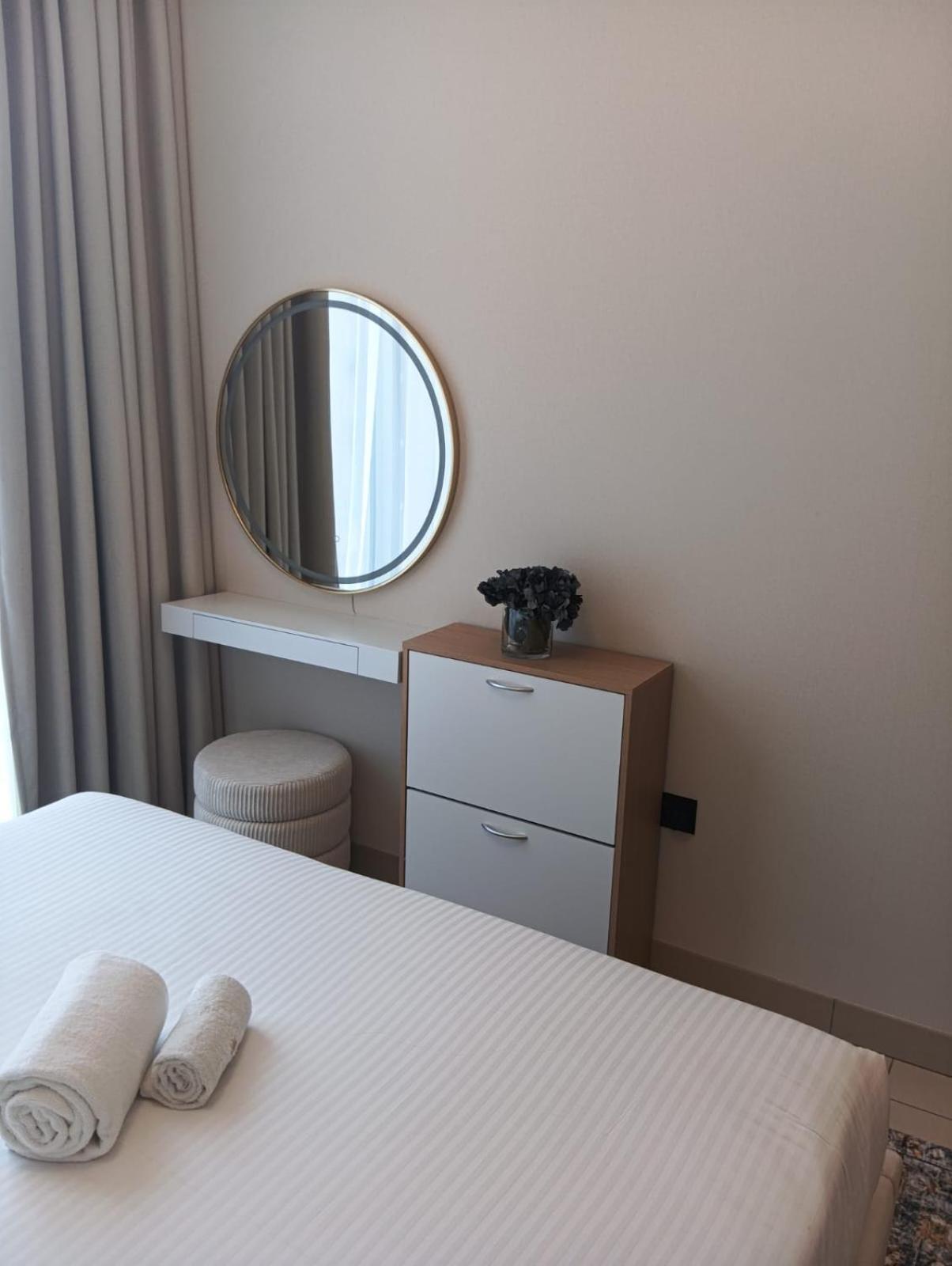 By Latinem Luxury 1br Cvr A2910 Near Burj Khalifa *