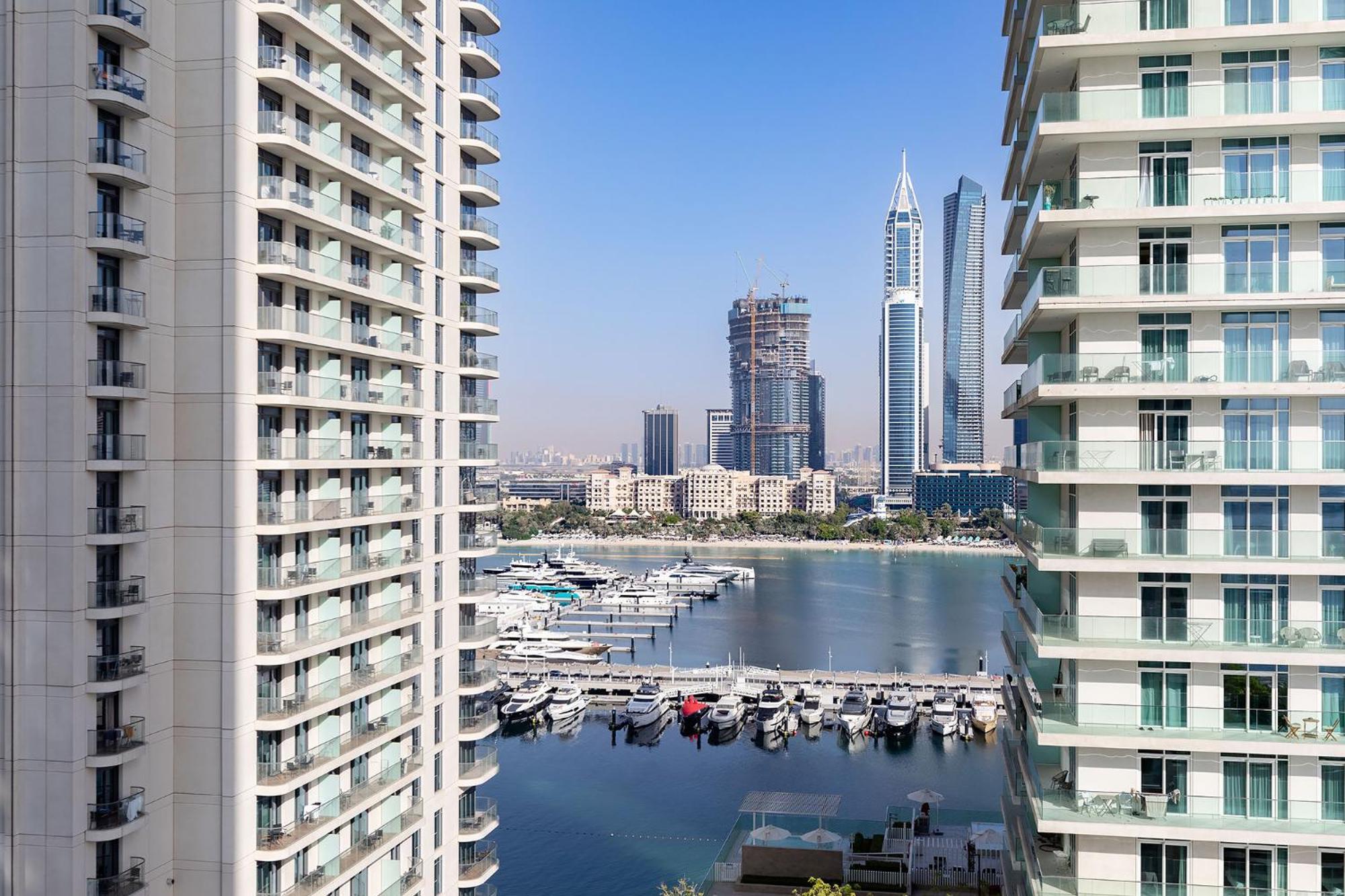 Apartment Luxury 2br By Amber At Vista Tower 1, Emaar Beachfront *