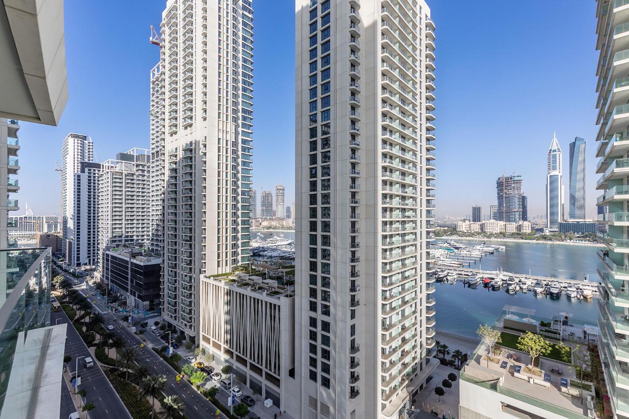 Luxury 2br By Amber At Vista Tower 1, Emaar Beachfront Apartment Dubai