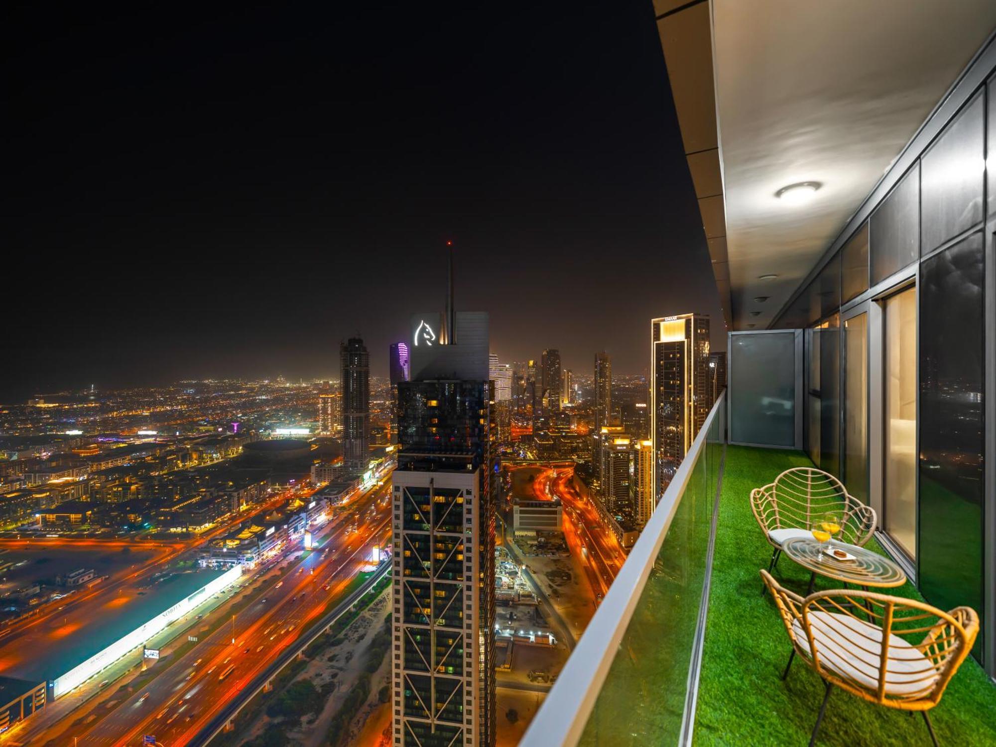 Apartment Paramount Midtown - Luxury By Dale Lee Dubai