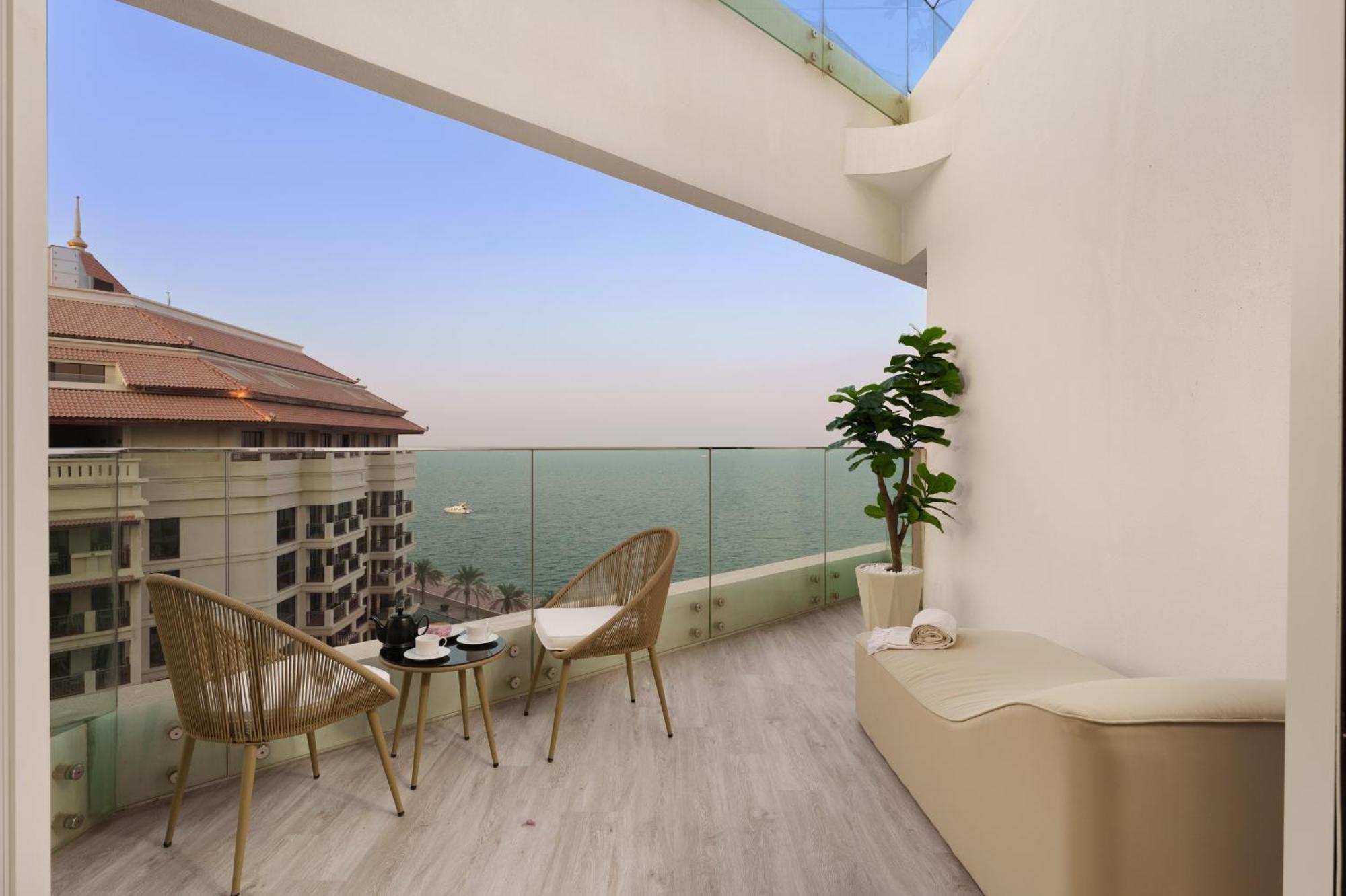 Dejaview Luxury With Private Terrace, Burj & Sea View