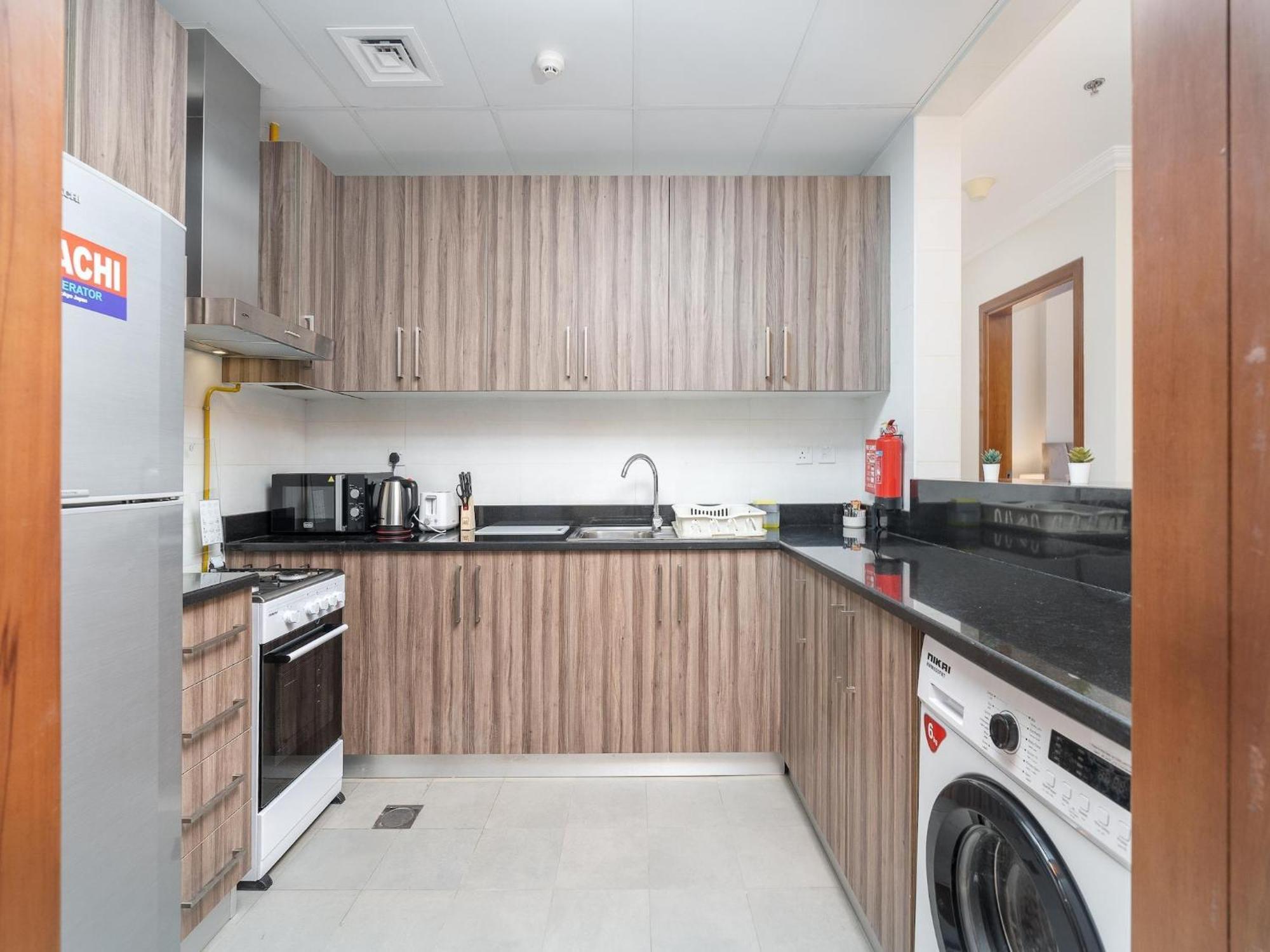 Luxe Near Mall Burj Khalifa Pool Gym Parking Apartment Dubai