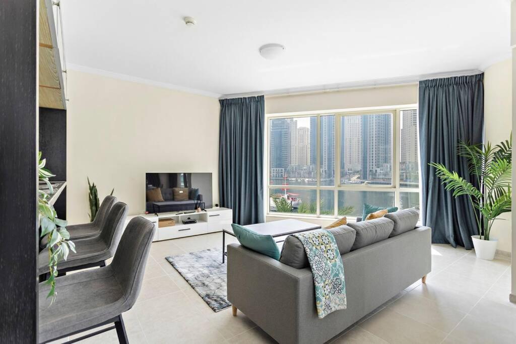 Breathtaking Marina View - Spacious