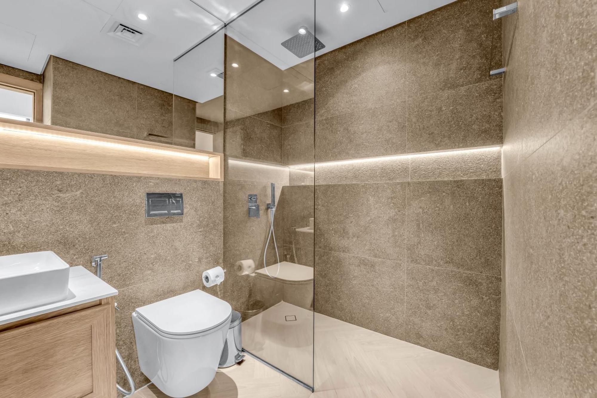 Apartment Waves - Comfortable Jvc With Balcony And Maids Dubai
