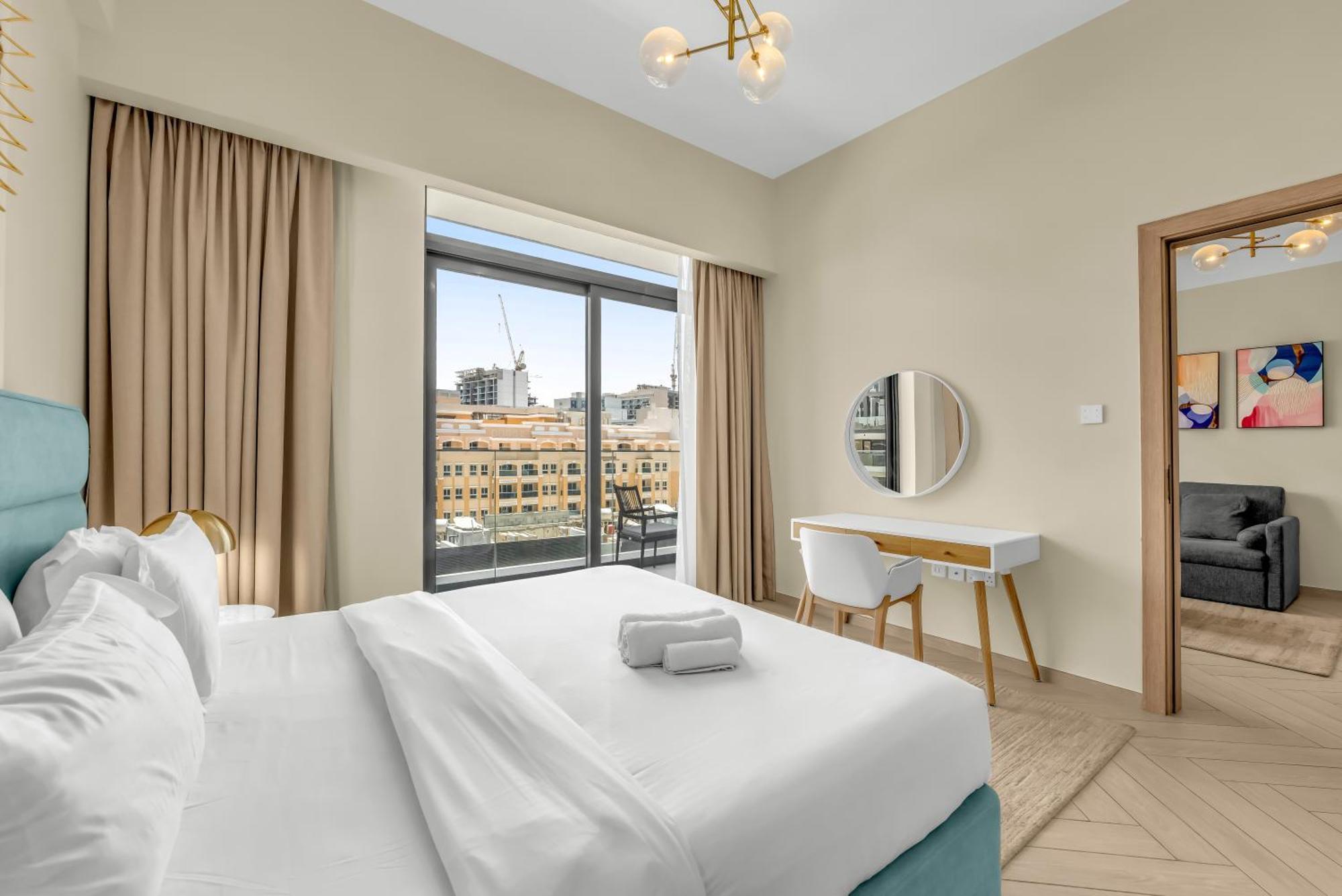 Waves - Comfortable Jvc With Balcony And Maids Apartment Dubai