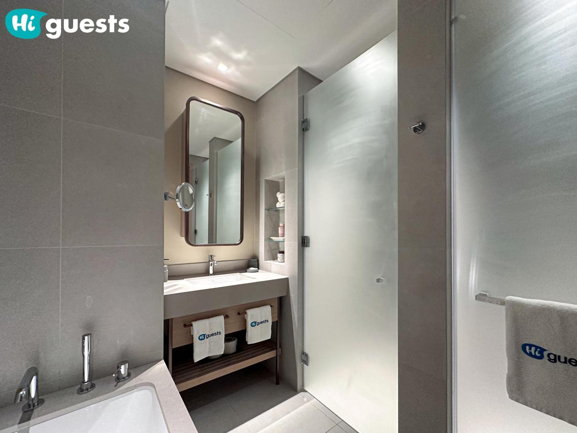 Higuests - Wake Up To Burj Khalifa Views In Stunning 2 Br Apartment Dubai
