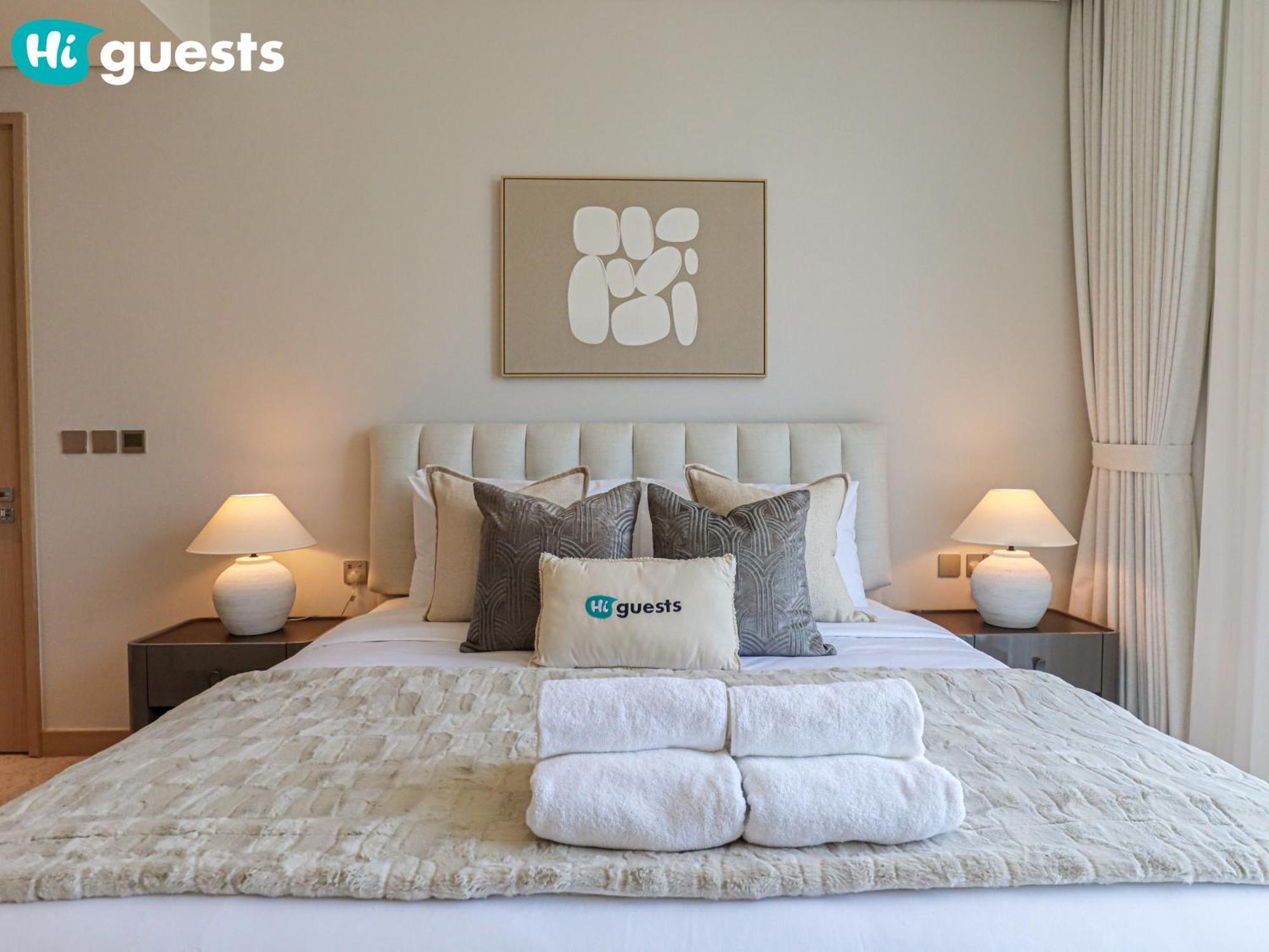 Higuests - Wake Up To Burj Khalifa Views In Stunning 2 Br Dubai