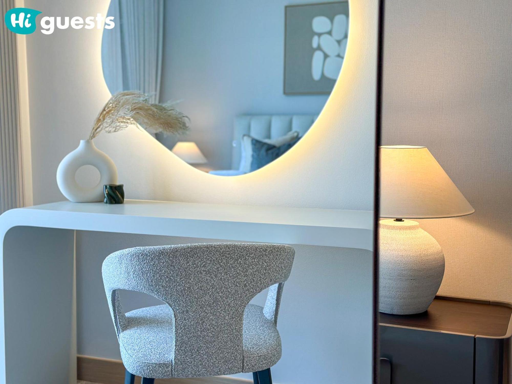 Higuests - Wake Up To Burj Khalifa Views In Stunning 2 Br Dubai