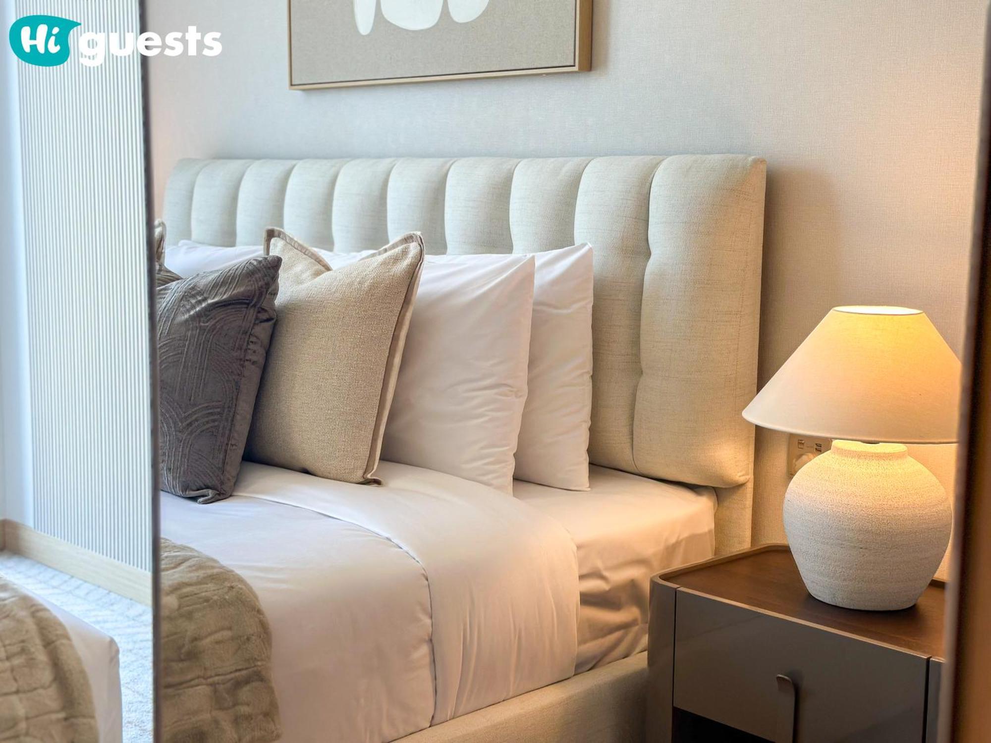 Higuests - Wake Up To Burj Khalifa Views In Stunning 2 Br Dubai