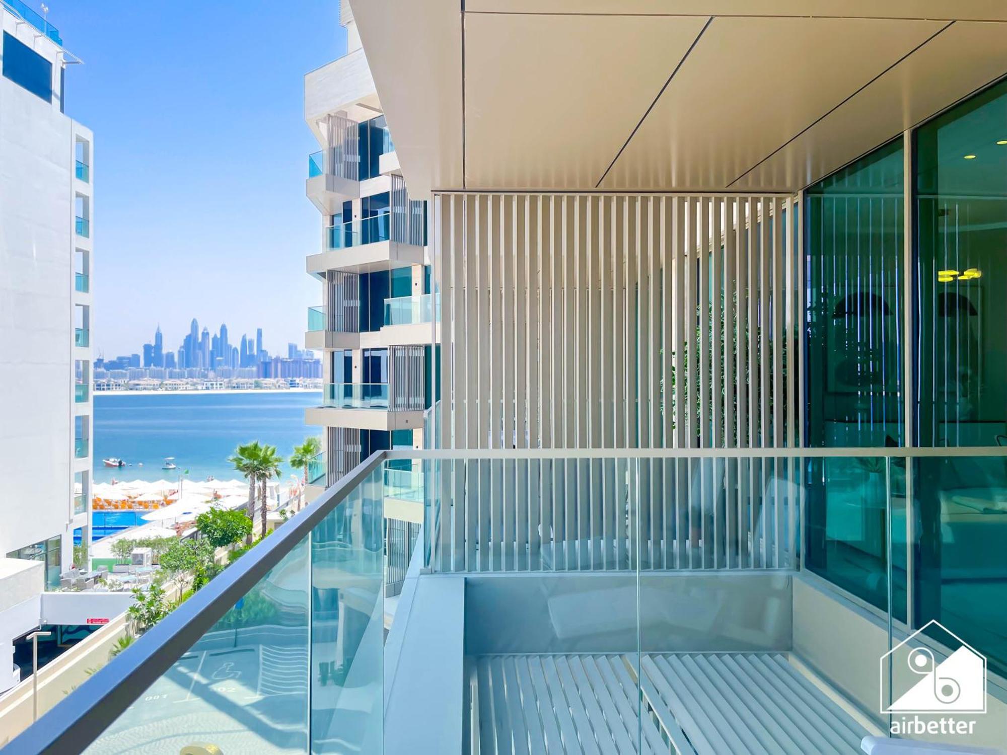 High End 1br Palm Beachfront Pool Access * Dubai