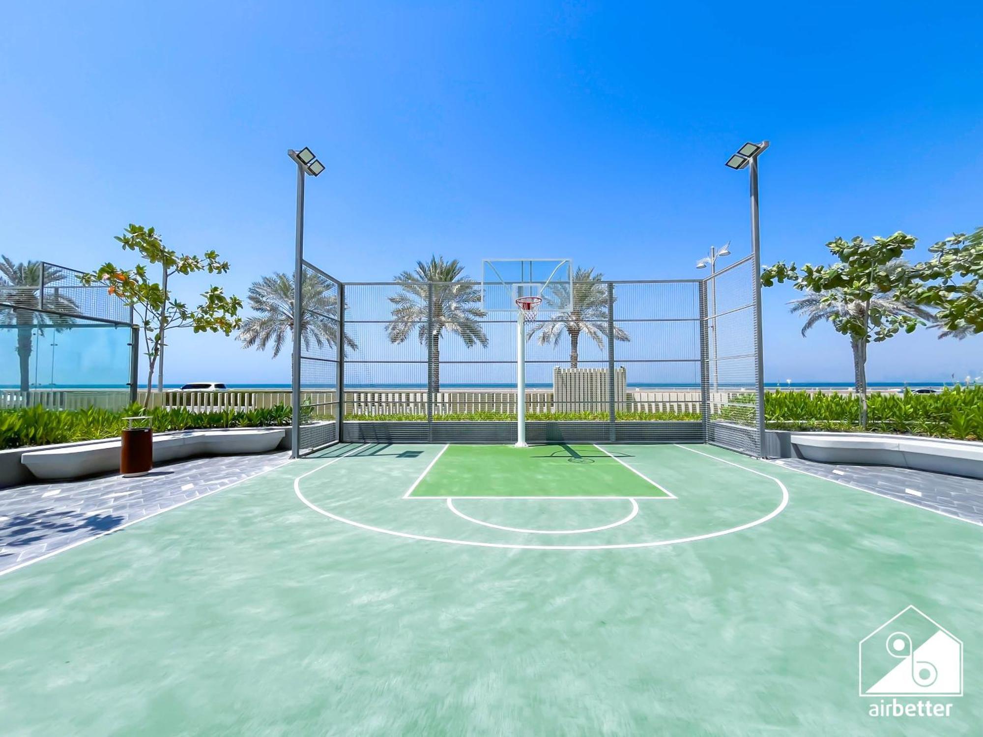 High End 1br Palm Beachfront Pool Access Apartment Dubai