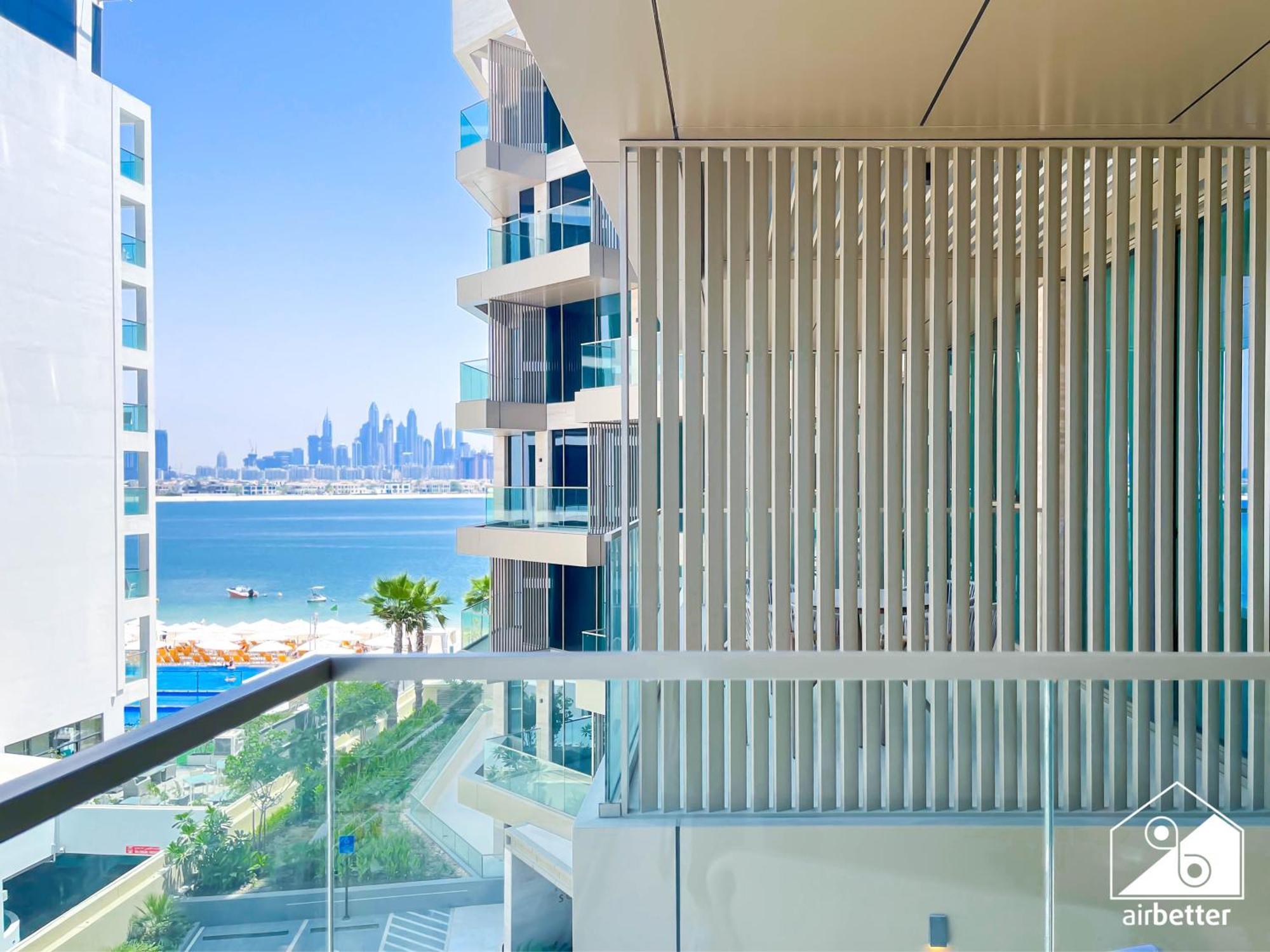 High End 1br Palm Beachfront Pool Access * Dubai