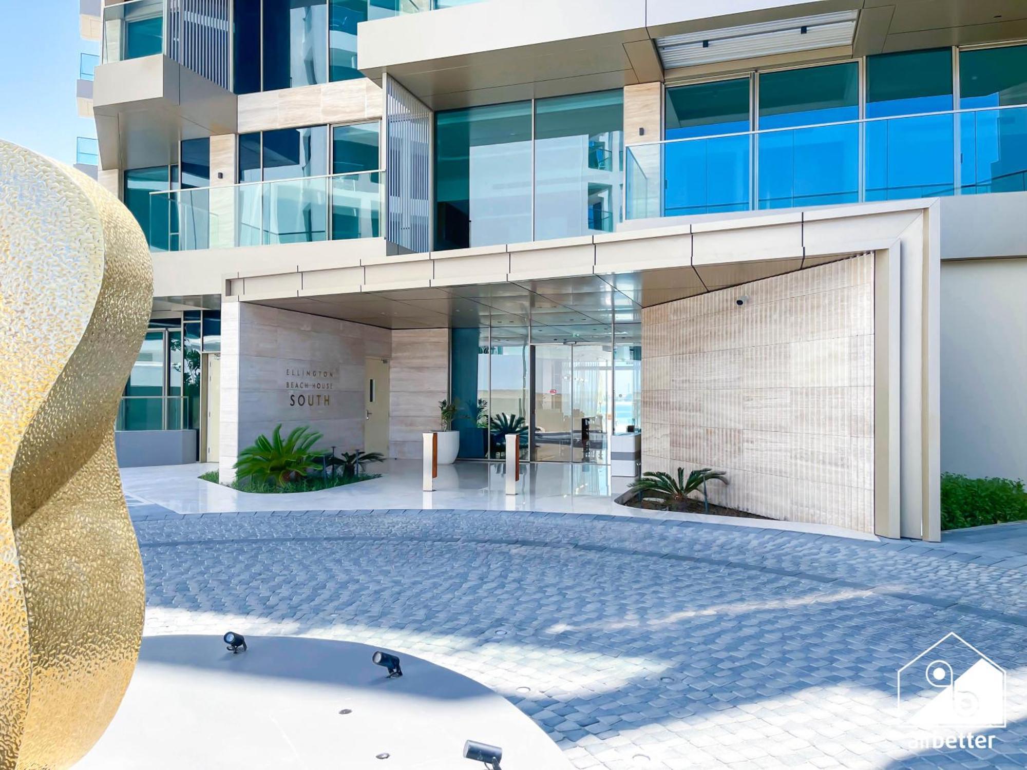 High End 1br Palm Beachfront Pool Access Dubai