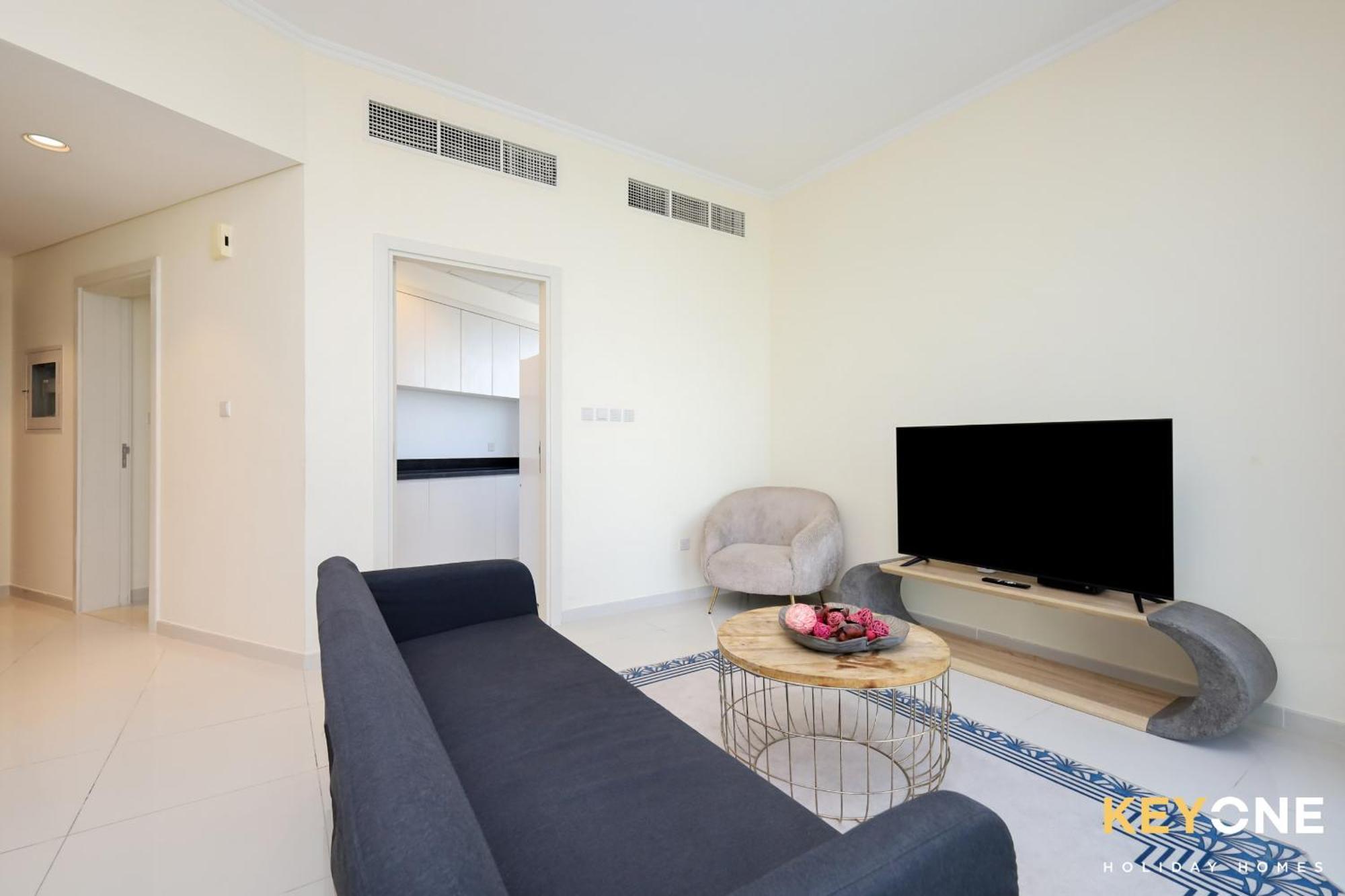 Carson Elegant Living In One Bedroom Apartment Dubai