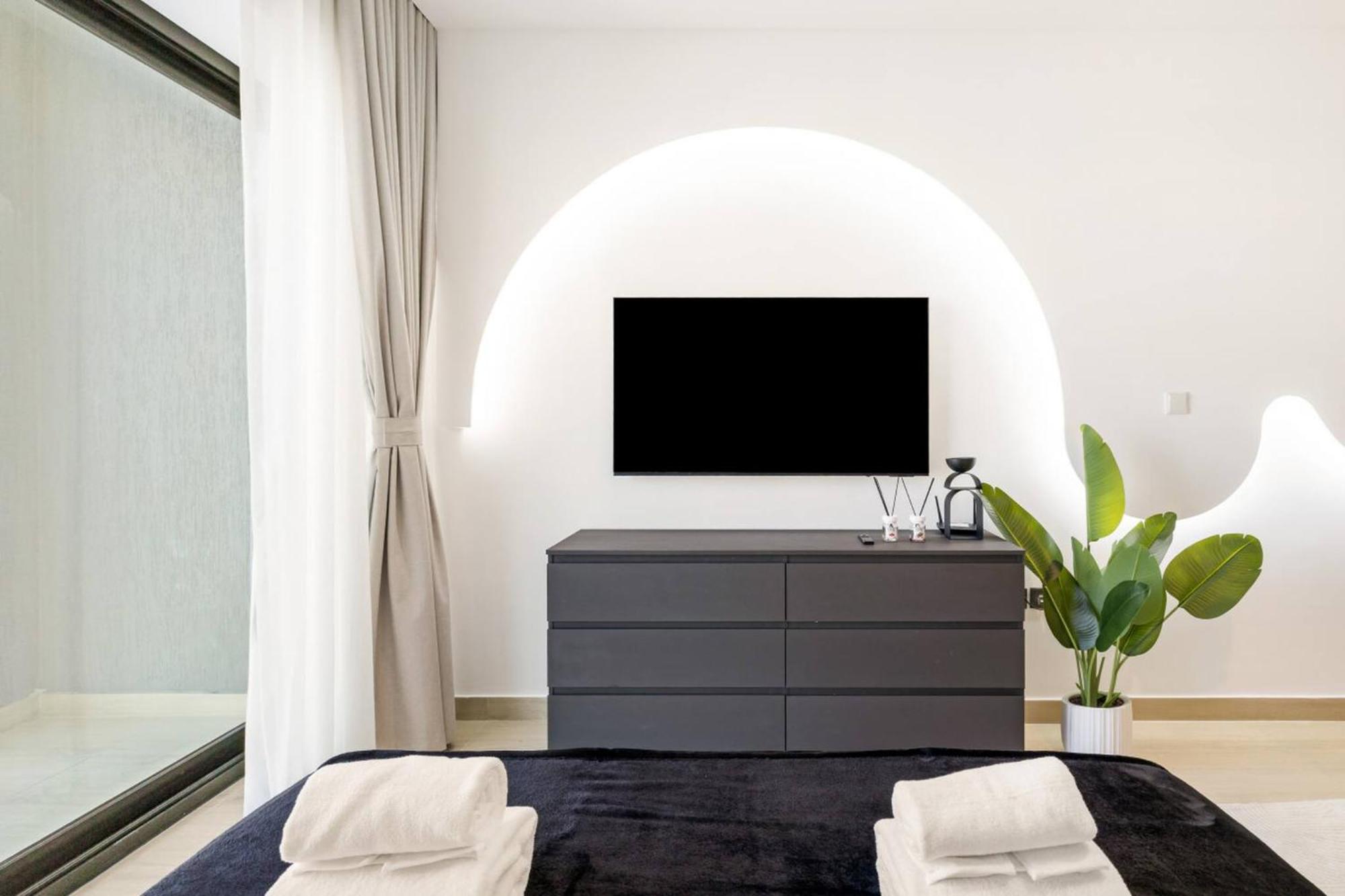 Boulevard - Stylish Upgraded - Designer Touches In Jvc Dubai