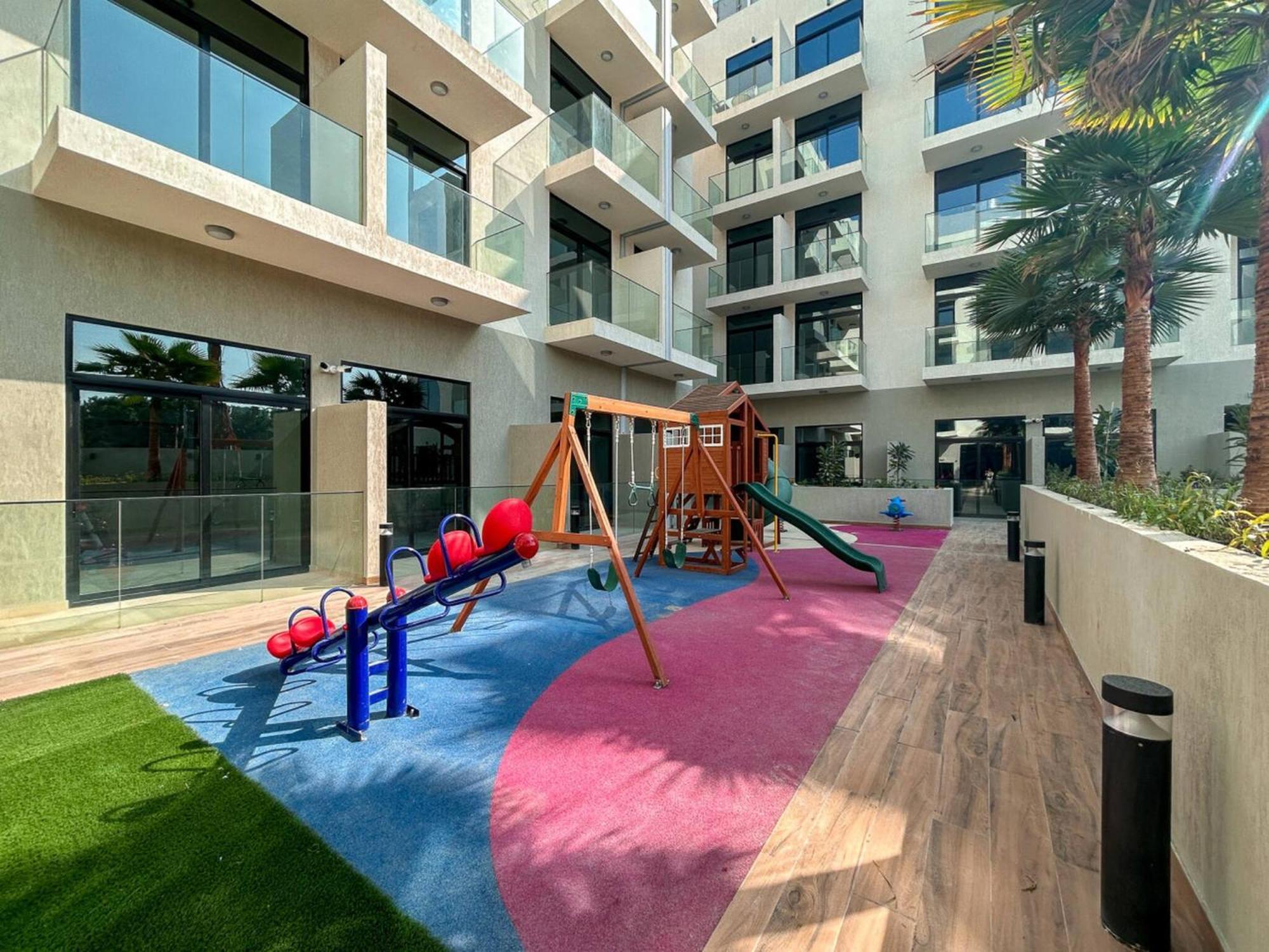 Apartment Boulevard - Stylish Upgraded - Designer Touches In Jvc *