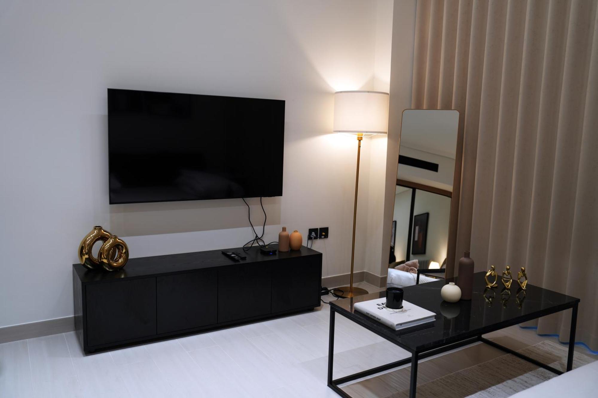 Lux Business Bay With Jacuzzi & Canal View *