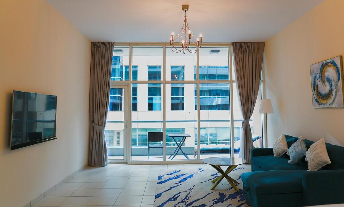 Nivis Find- Luxury 1 Bhk Nearby Mall *