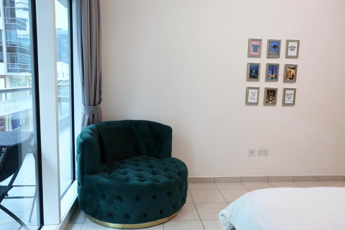 Nivis Find- Luxury 1 Bhk Nearby Mall Apartment
